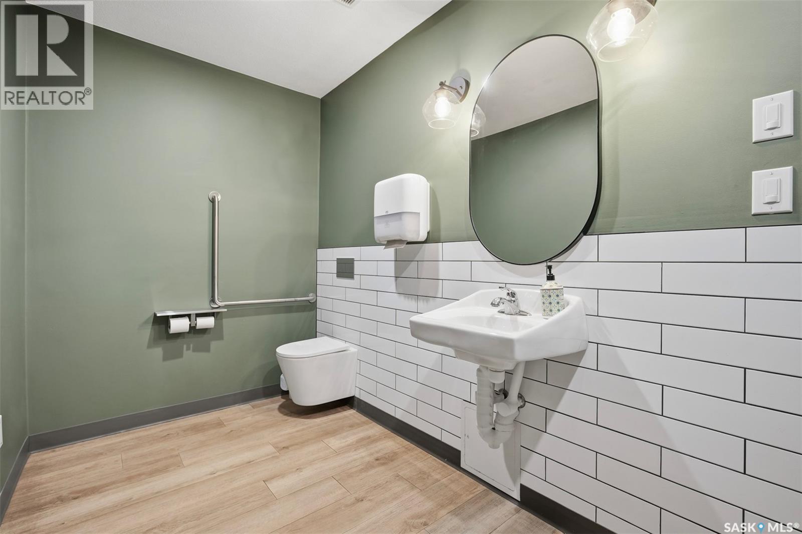 508 Railway Street E Property Photo 16