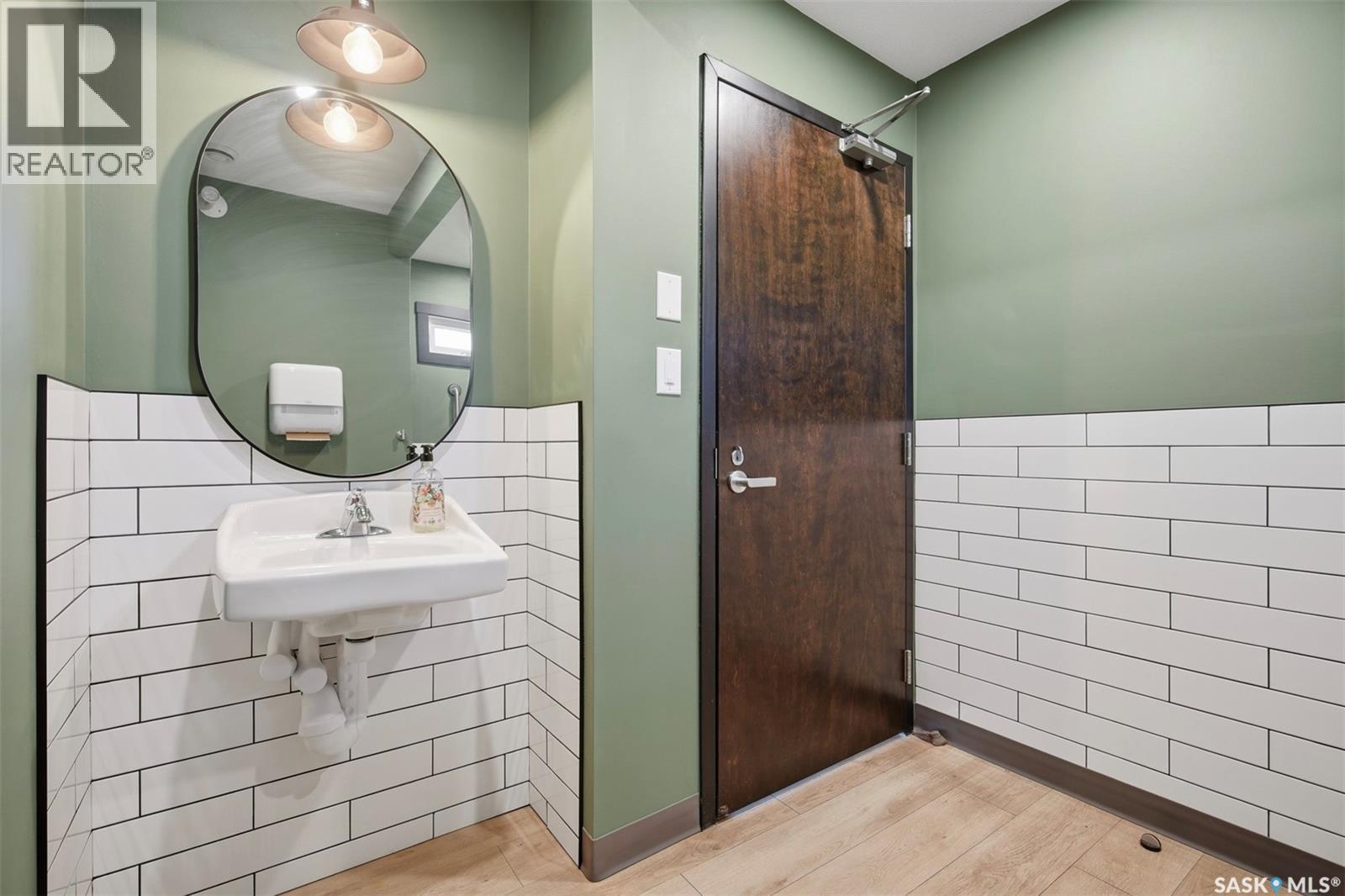 508 Railway Street E Property Photo 18