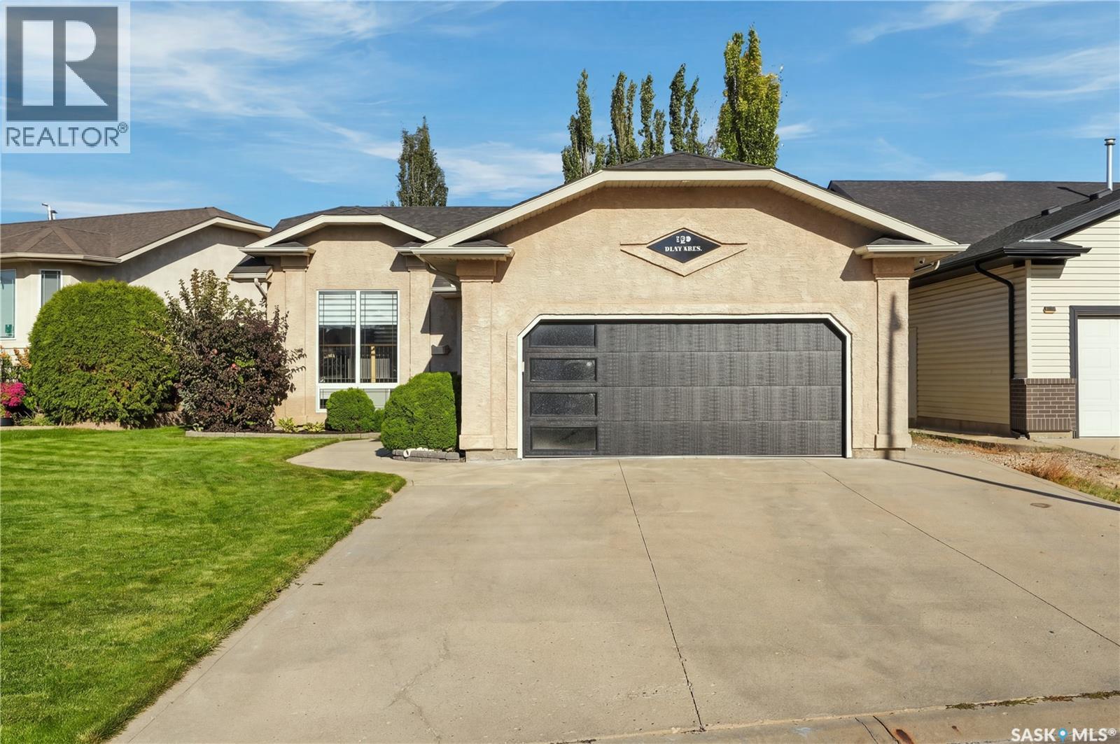 130 Kutz Crescent Property Photo 2