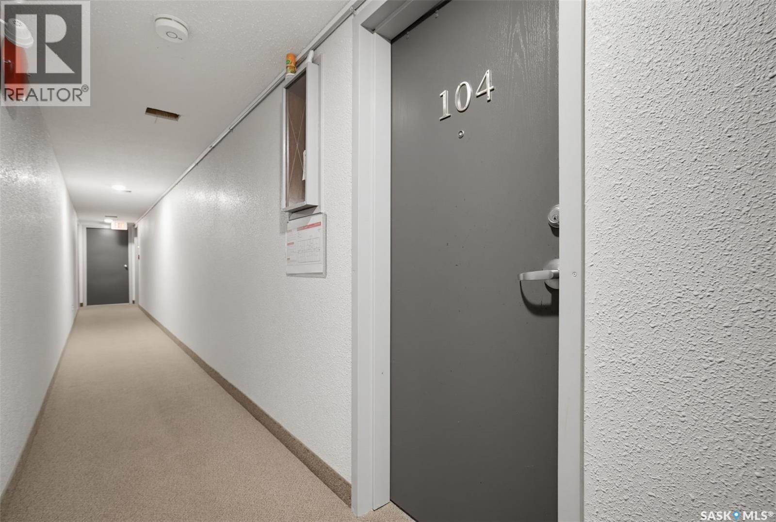 104 720 8th Street E Property Photo 5