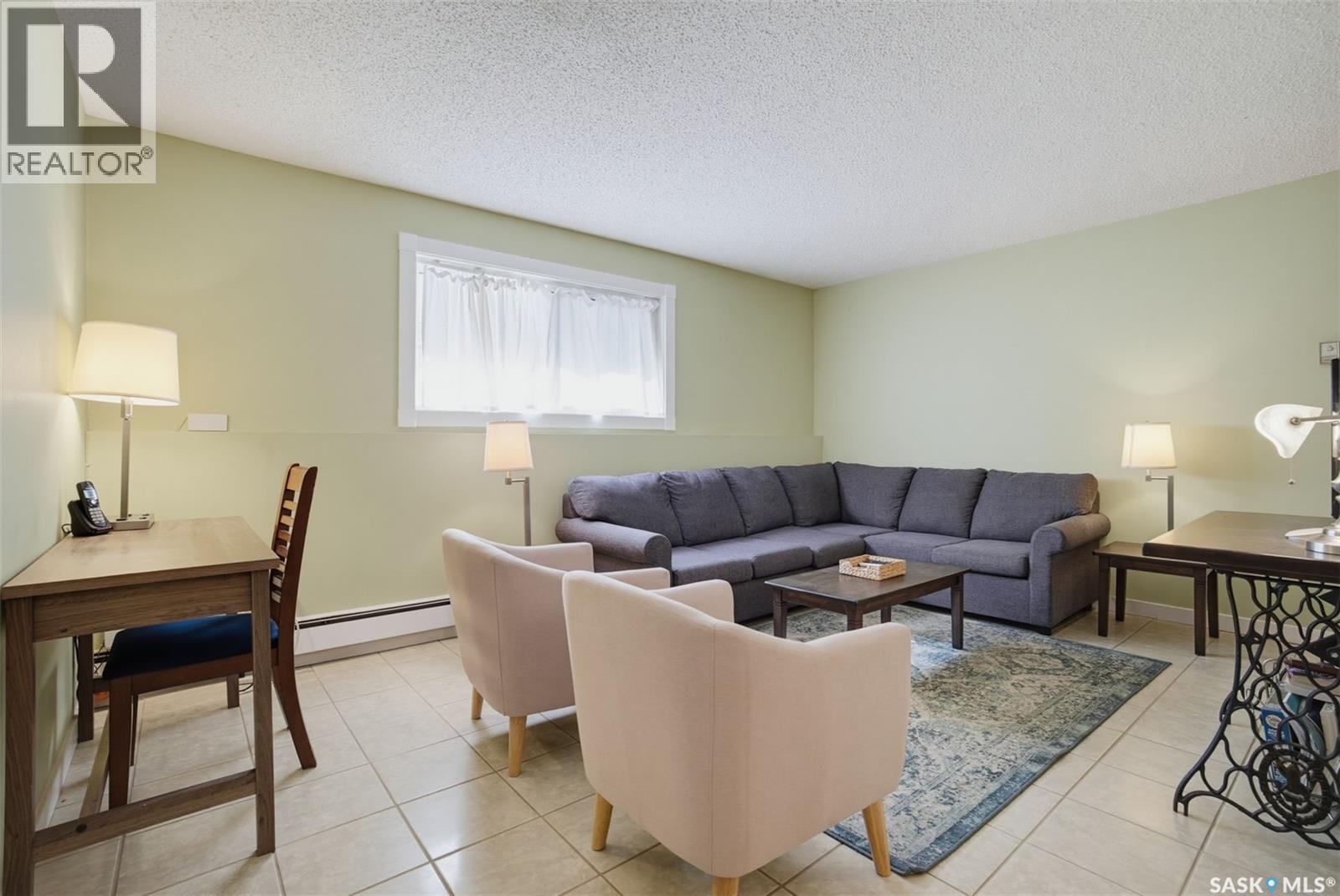 104 720 8th Street E Property Photo 6