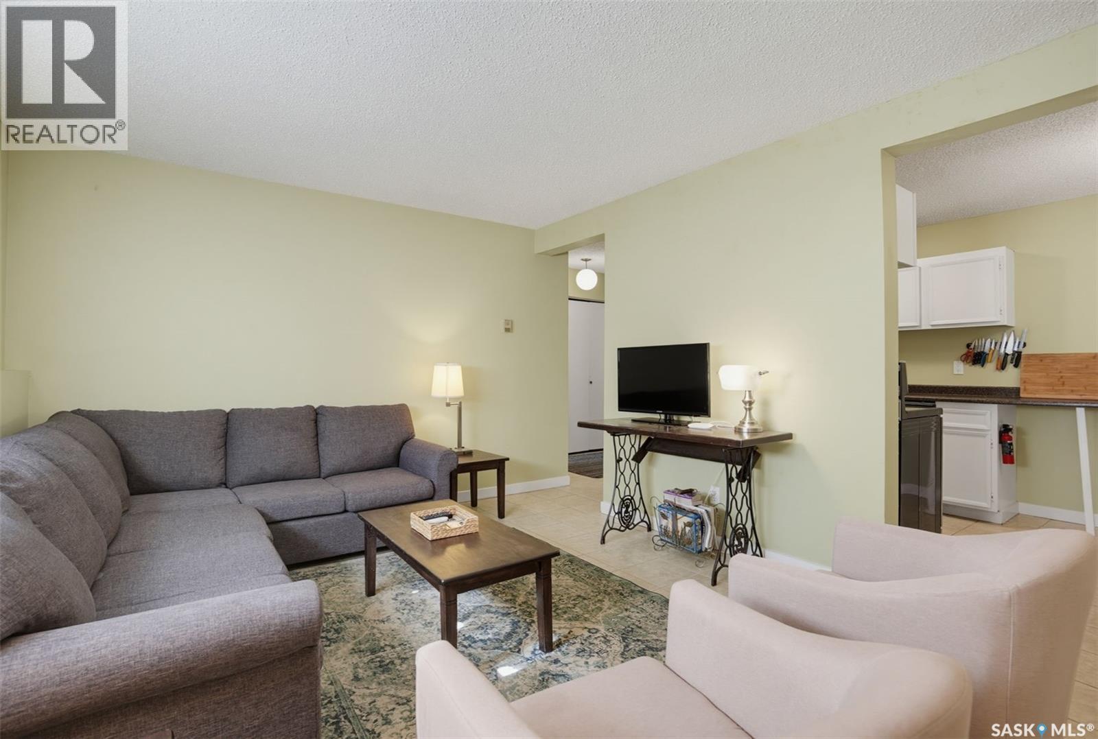 104 720 8th Street E Property Photo 7