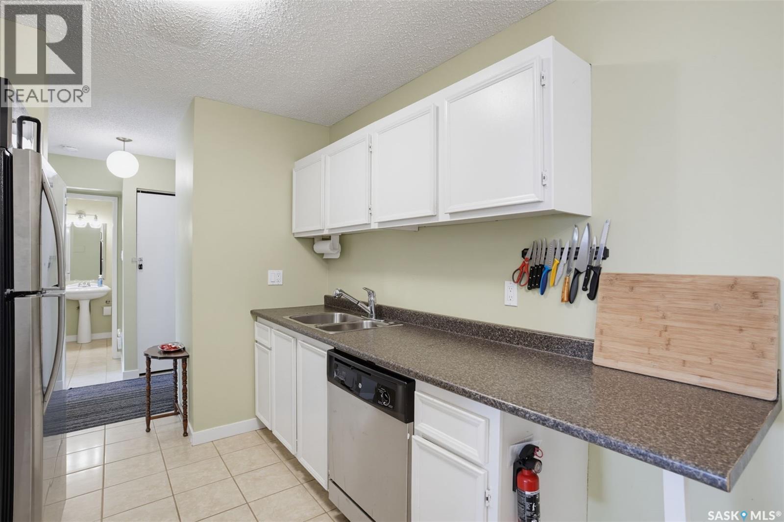 104 720 8th Street E Property Photo 9