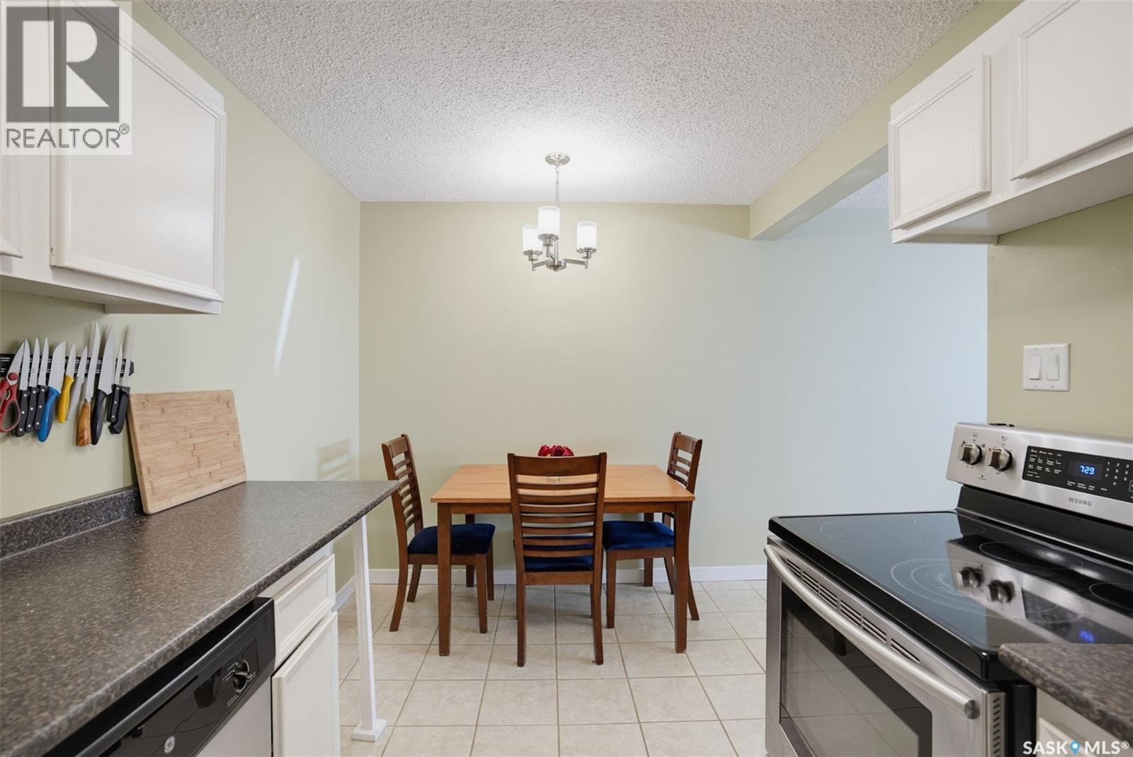 104 720 8th Street E Property Photo 11