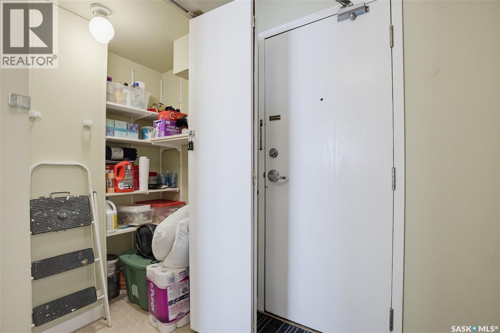 104 720 8th Street E Property Photo 16