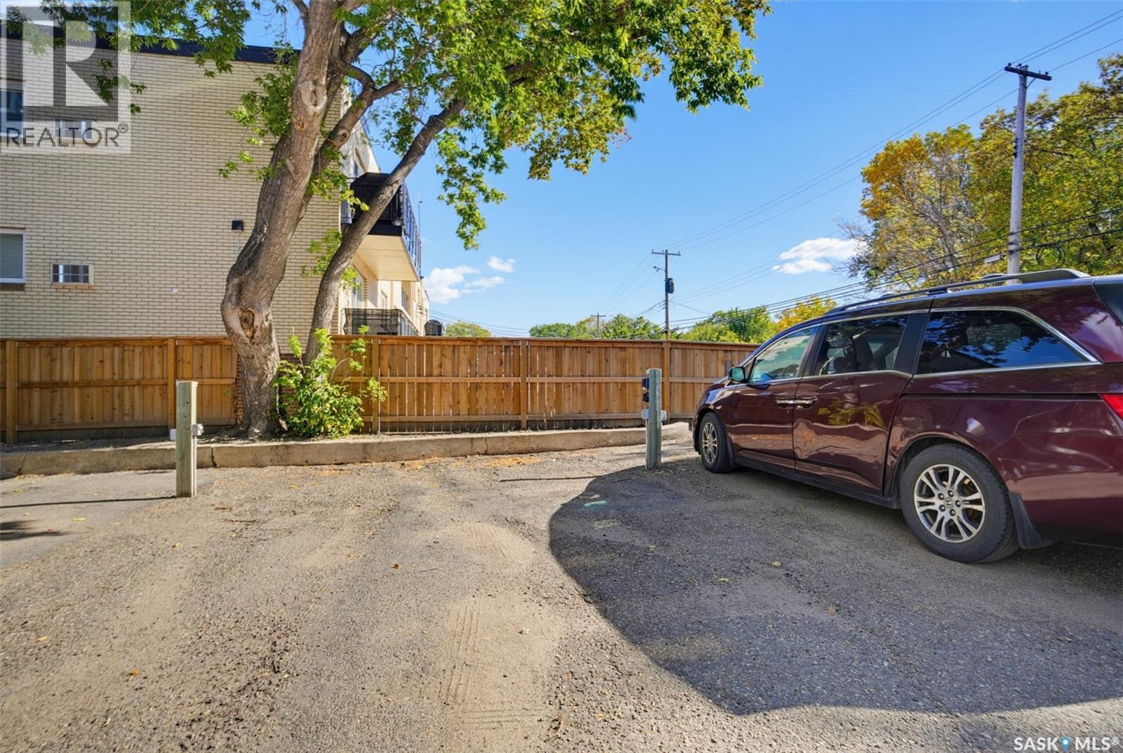 104 720 8th Street E Property Photo 18