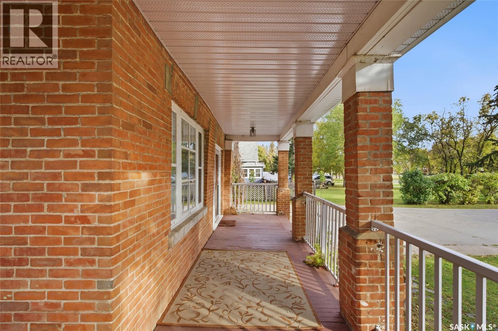 810 4th Avenue Property Photo 6