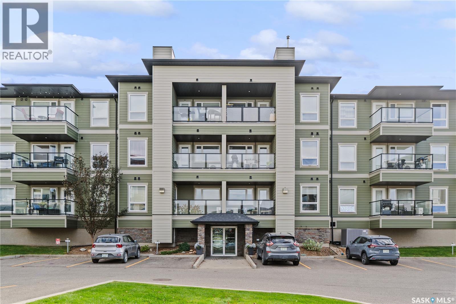 1111 102 Willis Crescent Property Photo 1