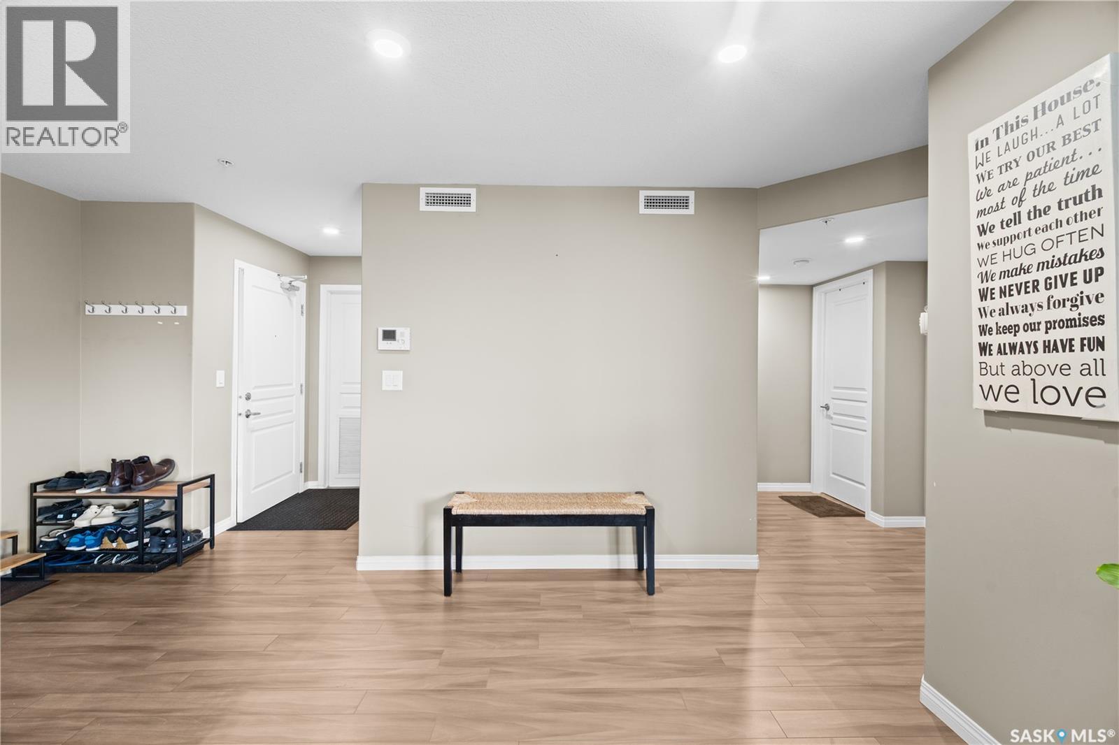 1111 102 Willis Crescent Property Photo 15