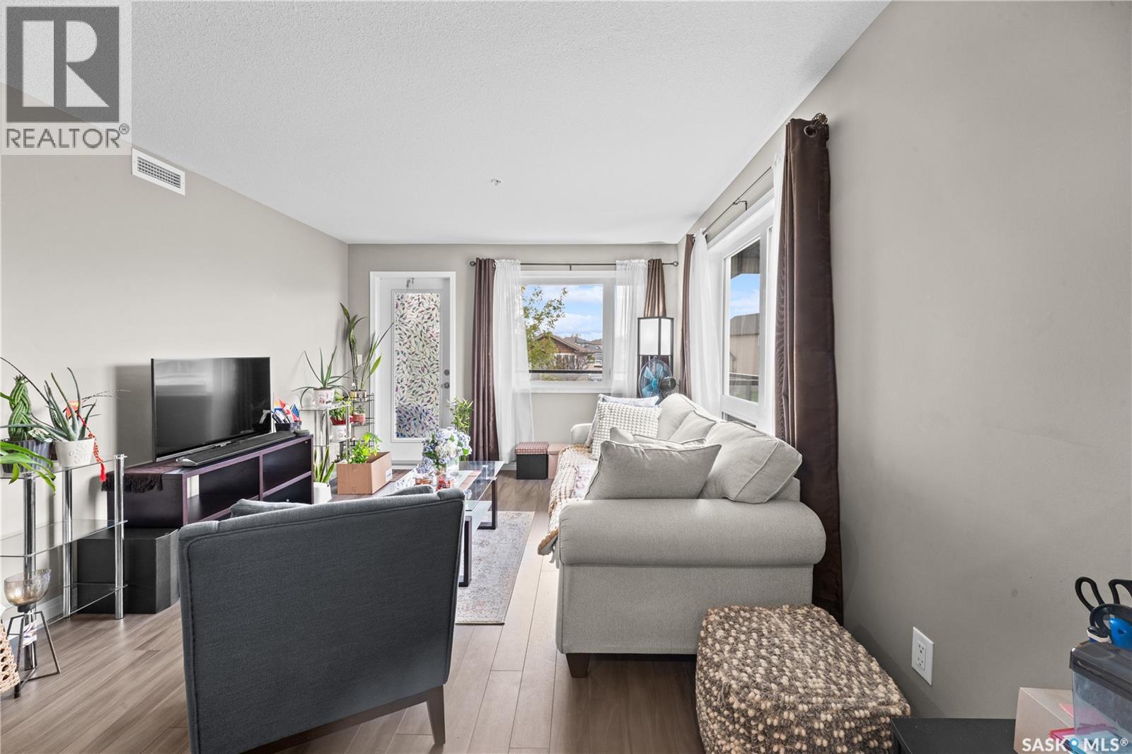 1111 102 Willis Crescent Property Photo 19