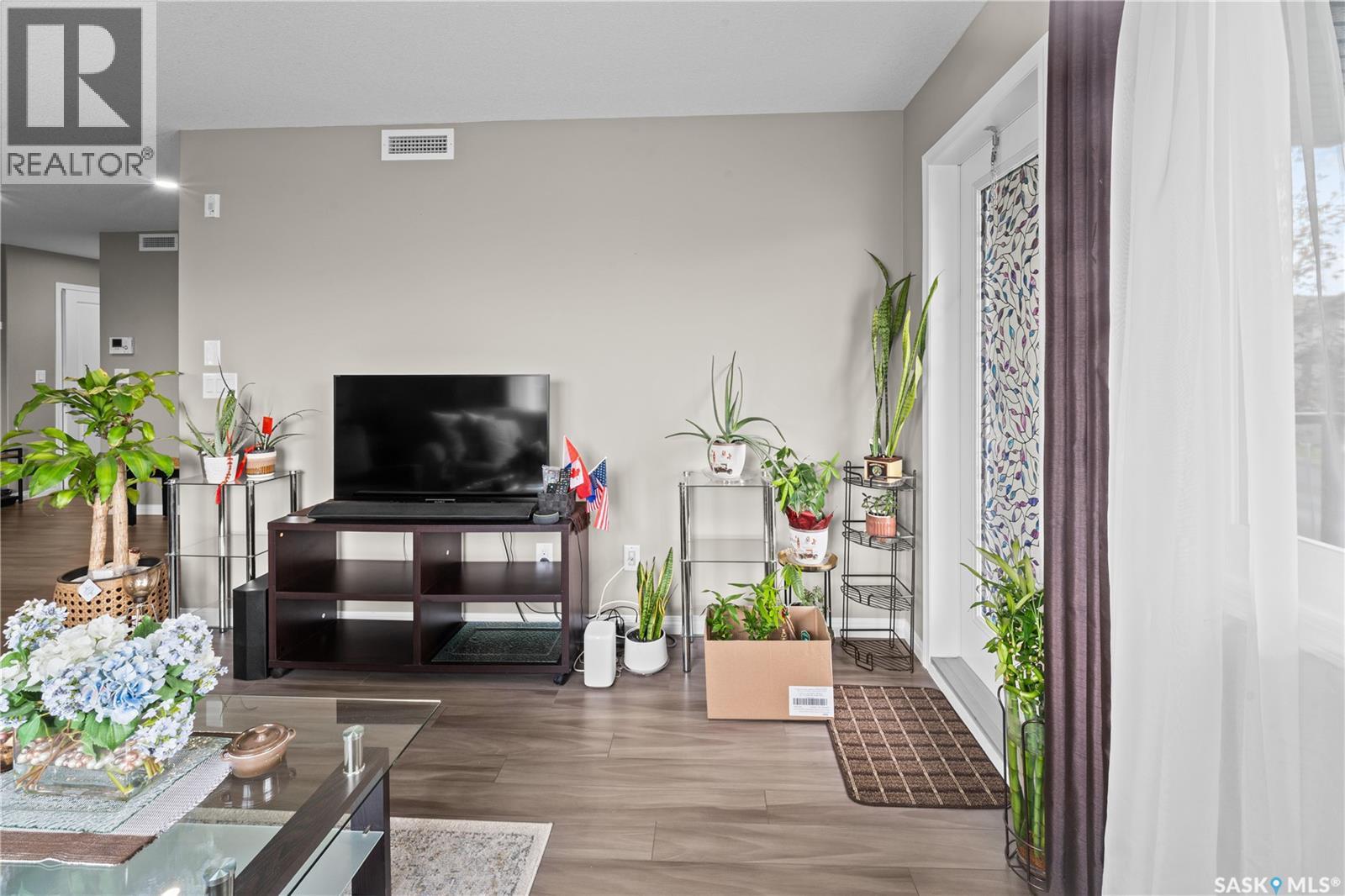 1111 102 Willis Crescent Property Photo 23