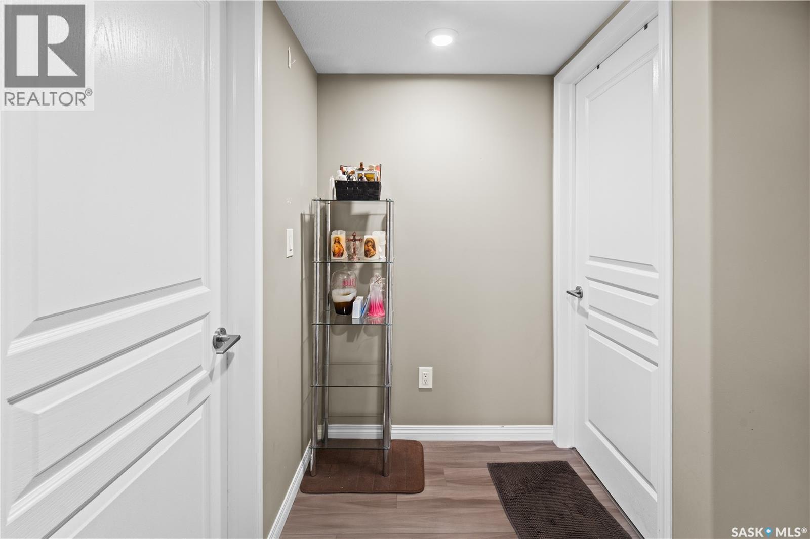 1111 102 Willis Crescent Property Photo 26