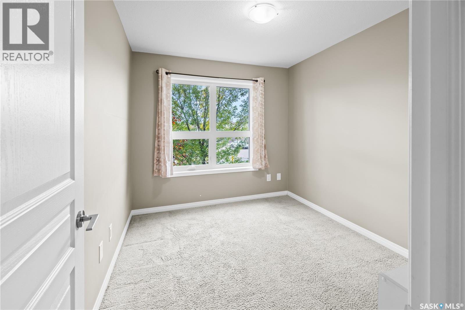 1111 102 Willis Crescent Property Photo 28