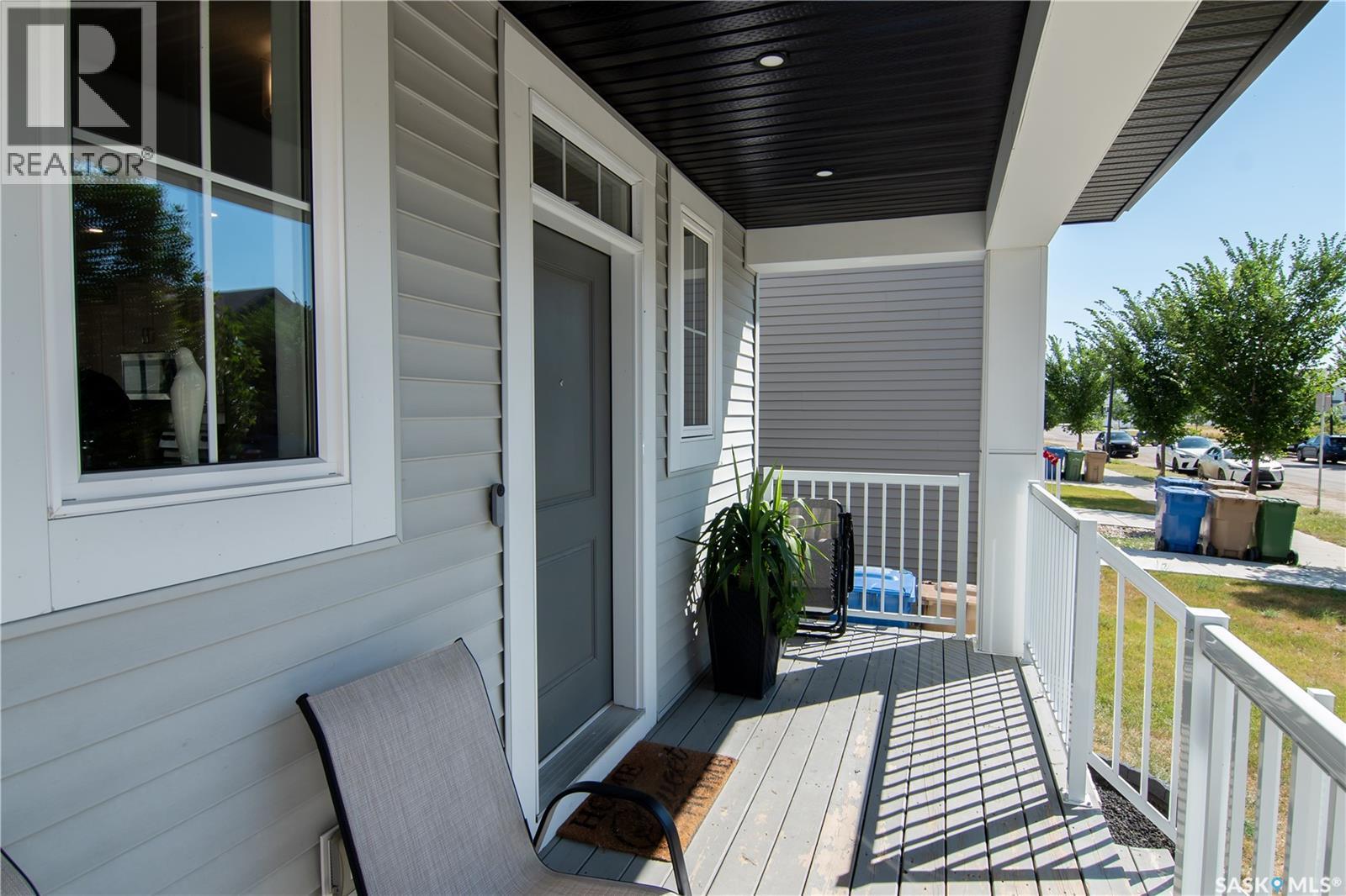 5148 Buckingham Drive E Property Photo 2