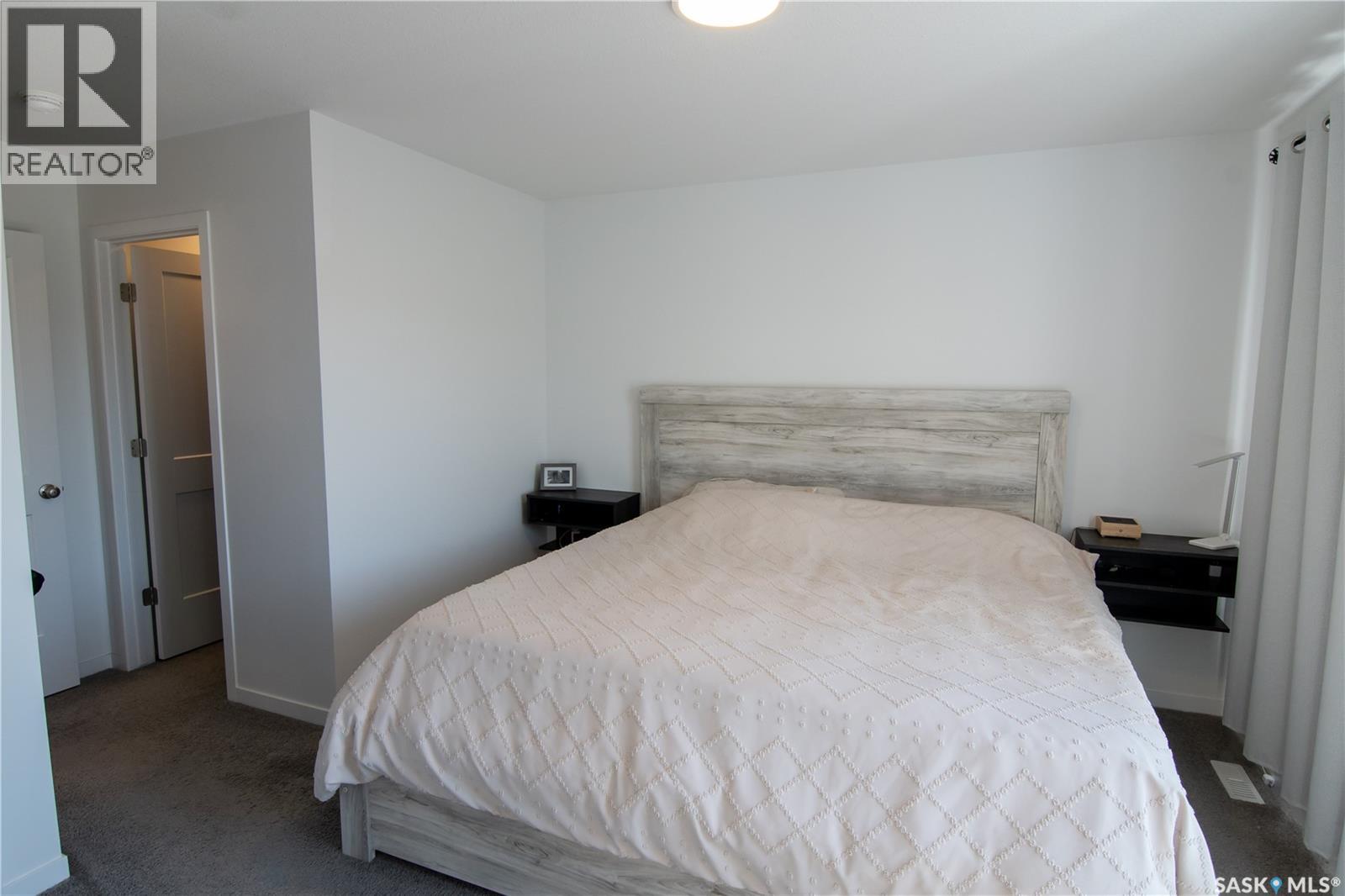 5148 Buckingham Drive E Property Photo 11