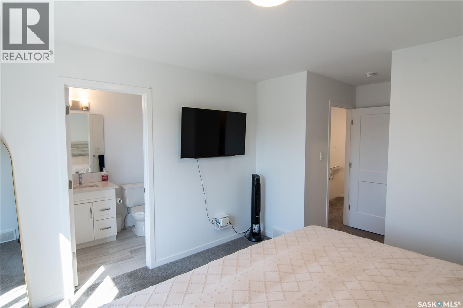 5148 Buckingham Drive E Property Photo 13