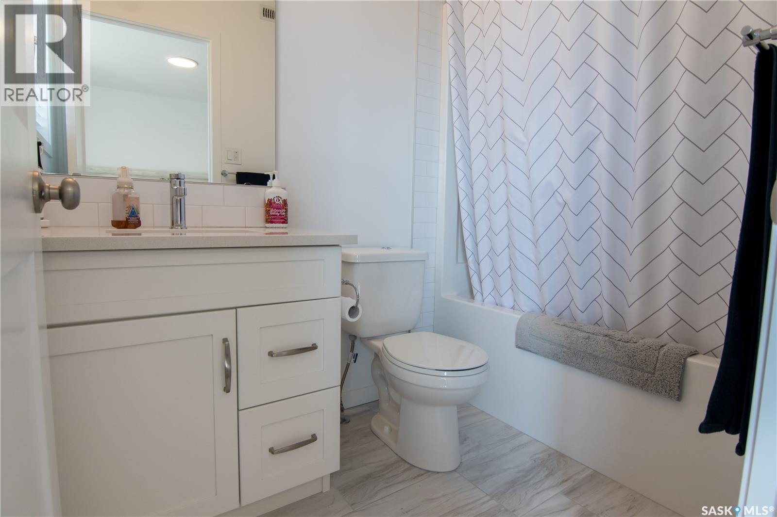5148 Buckingham Drive E Property Photo 15