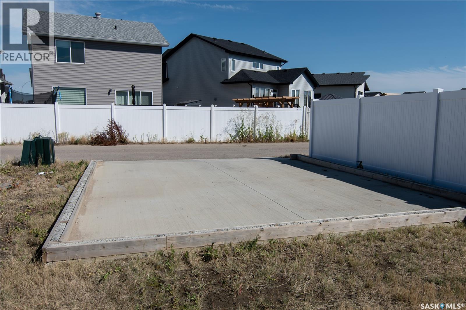 5148 Buckingham Drive E Property Photo 28