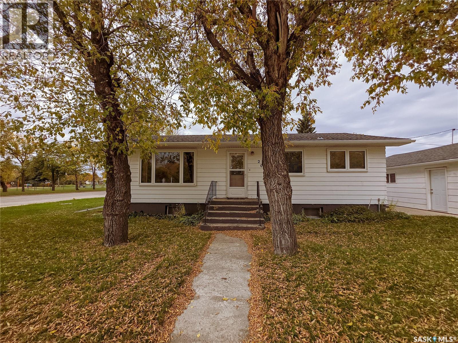202 7th Avenue W Property Photo 1
