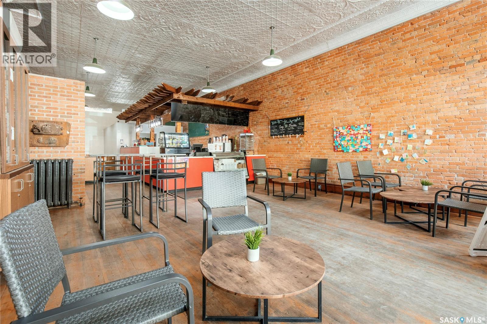 45 High Street W Property Photo 8