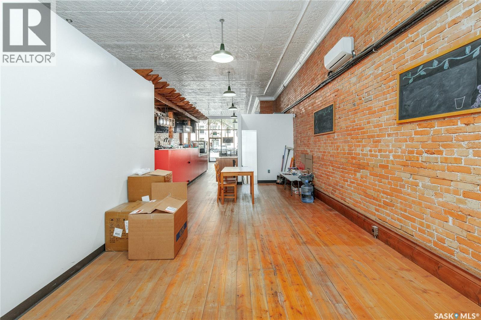 45 High Street W Property Photo 31
