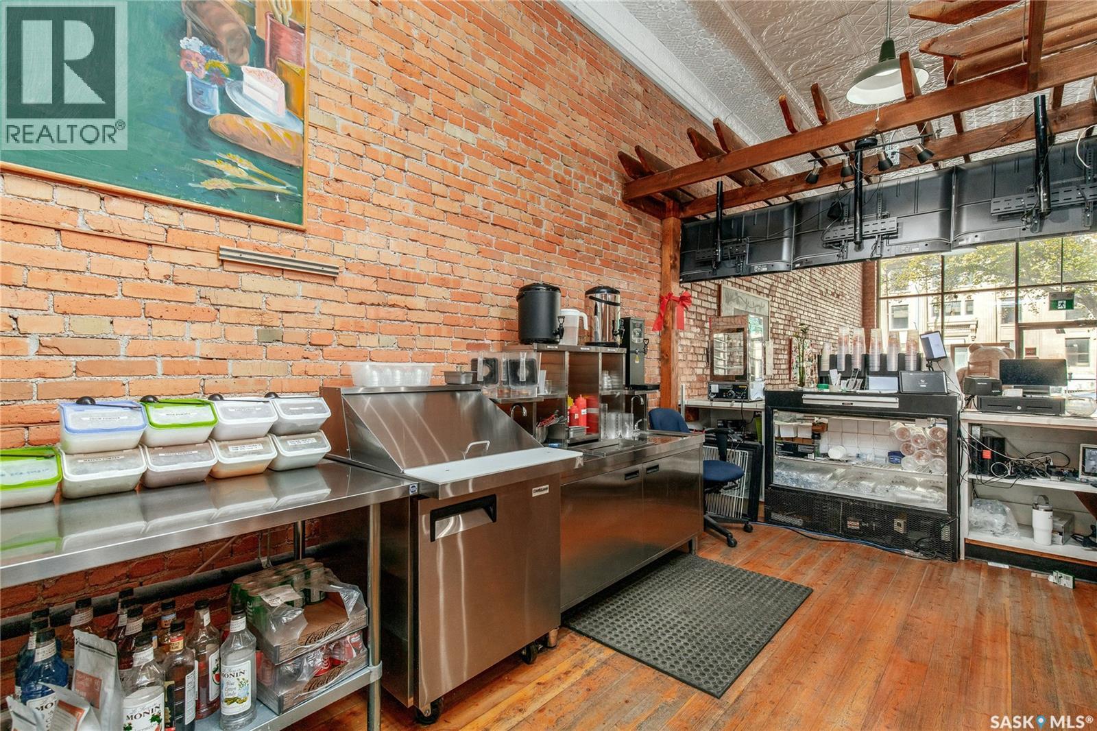 45 High Street W Property Photo 34