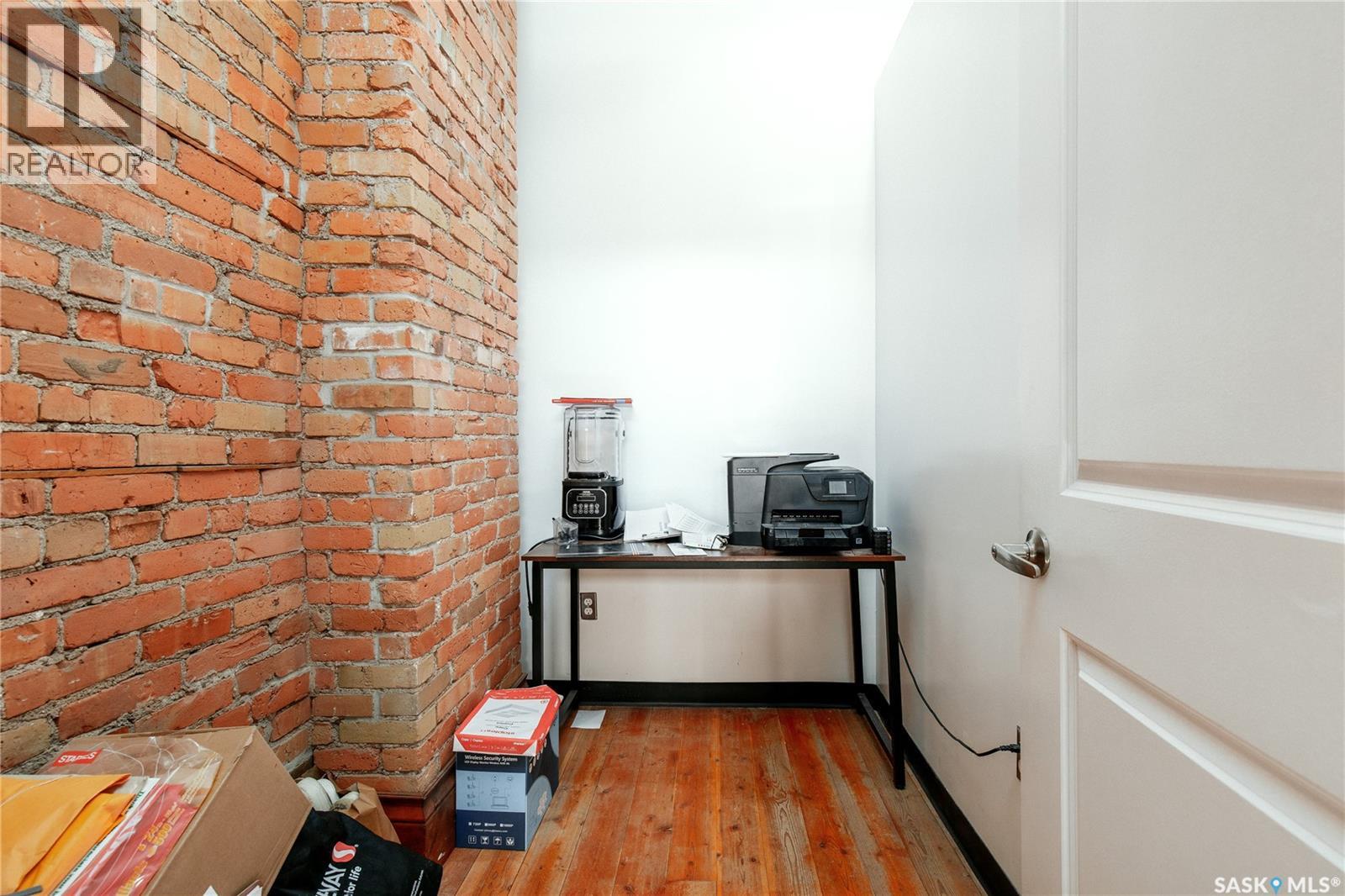 45 High Street W Property Photo 43