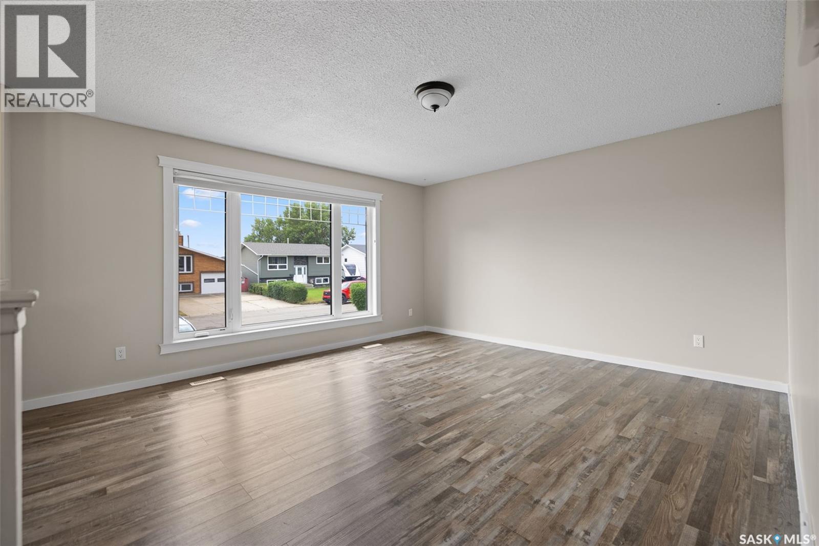 1538 Spadina Street W Property Photo 4