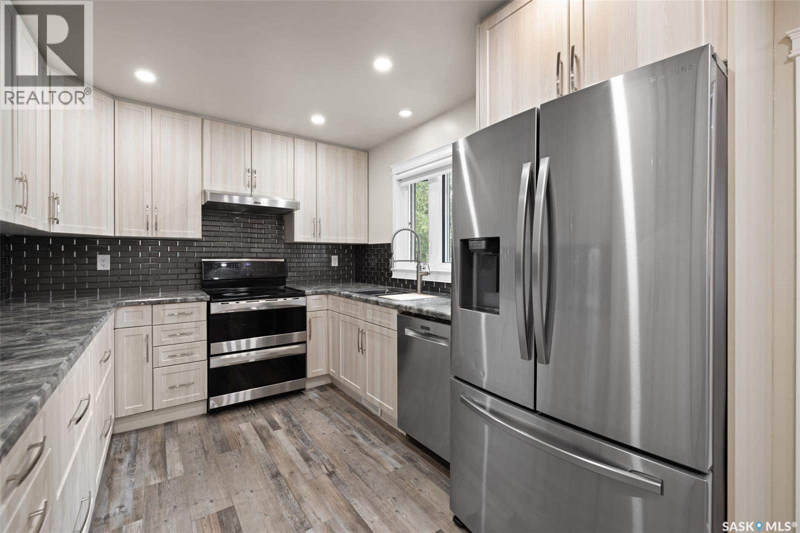 1538 Spadina Street W Property Photo 9