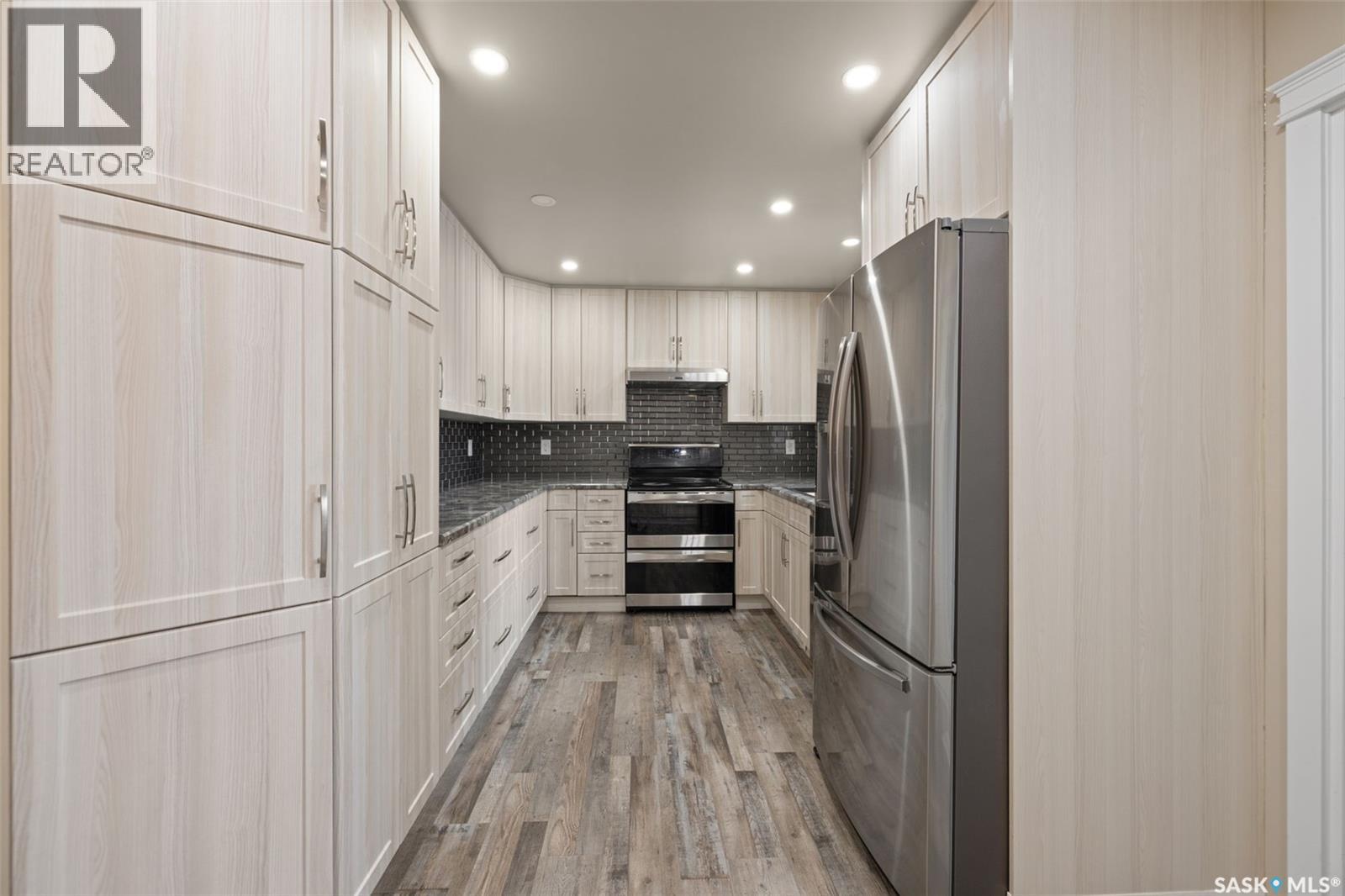 1538 Spadina Street W Property Photo 10