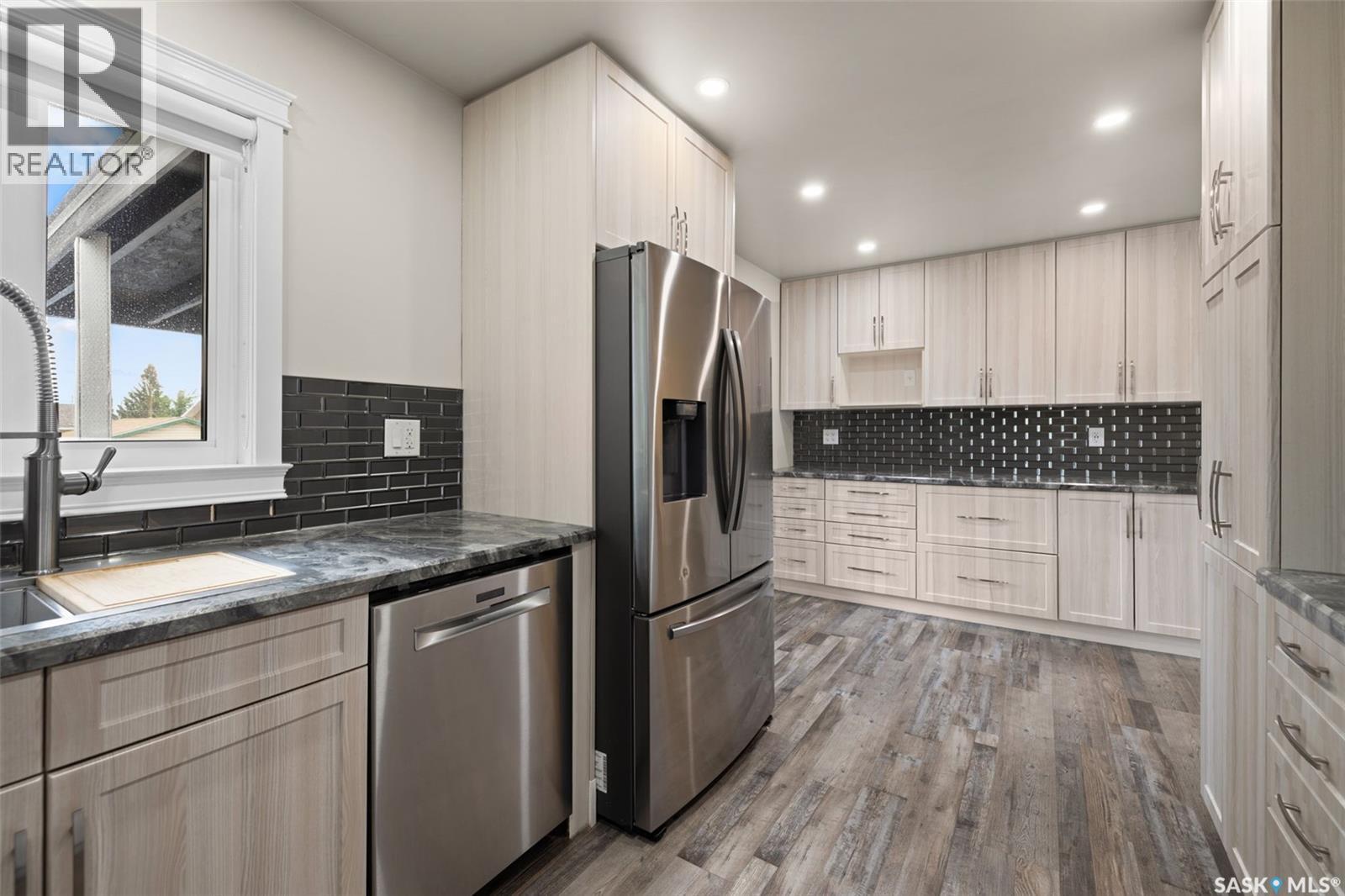 1538 Spadina Street W Property Photo 11