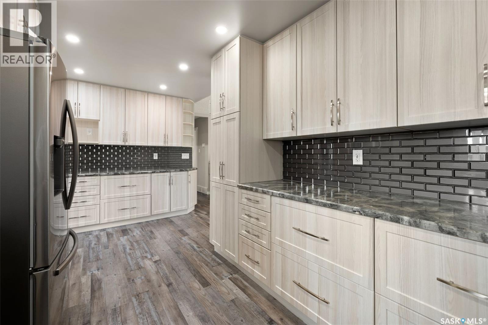 1538 Spadina Street W Property Photo 12