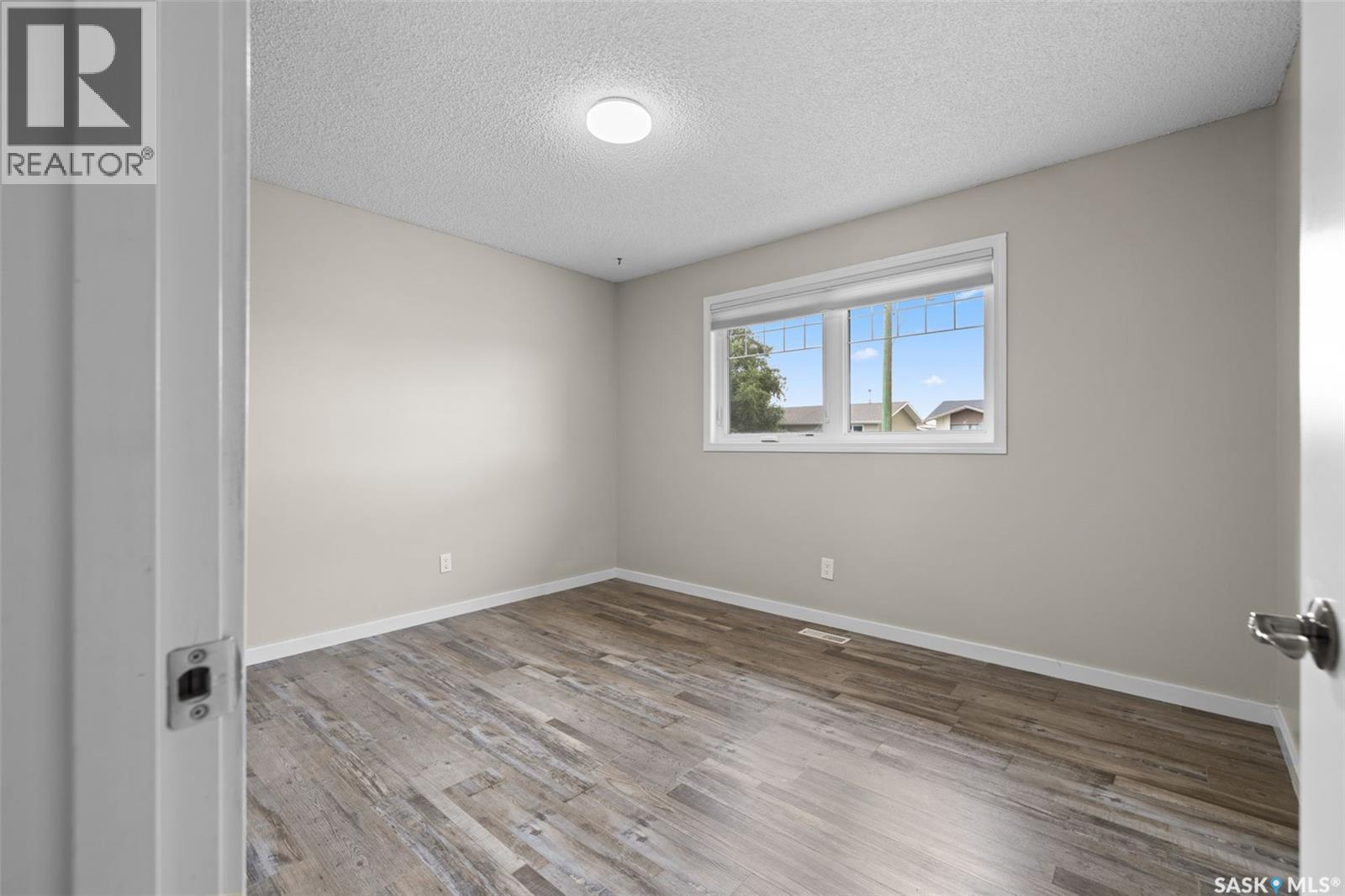 1538 Spadina Street W Property Photo 14