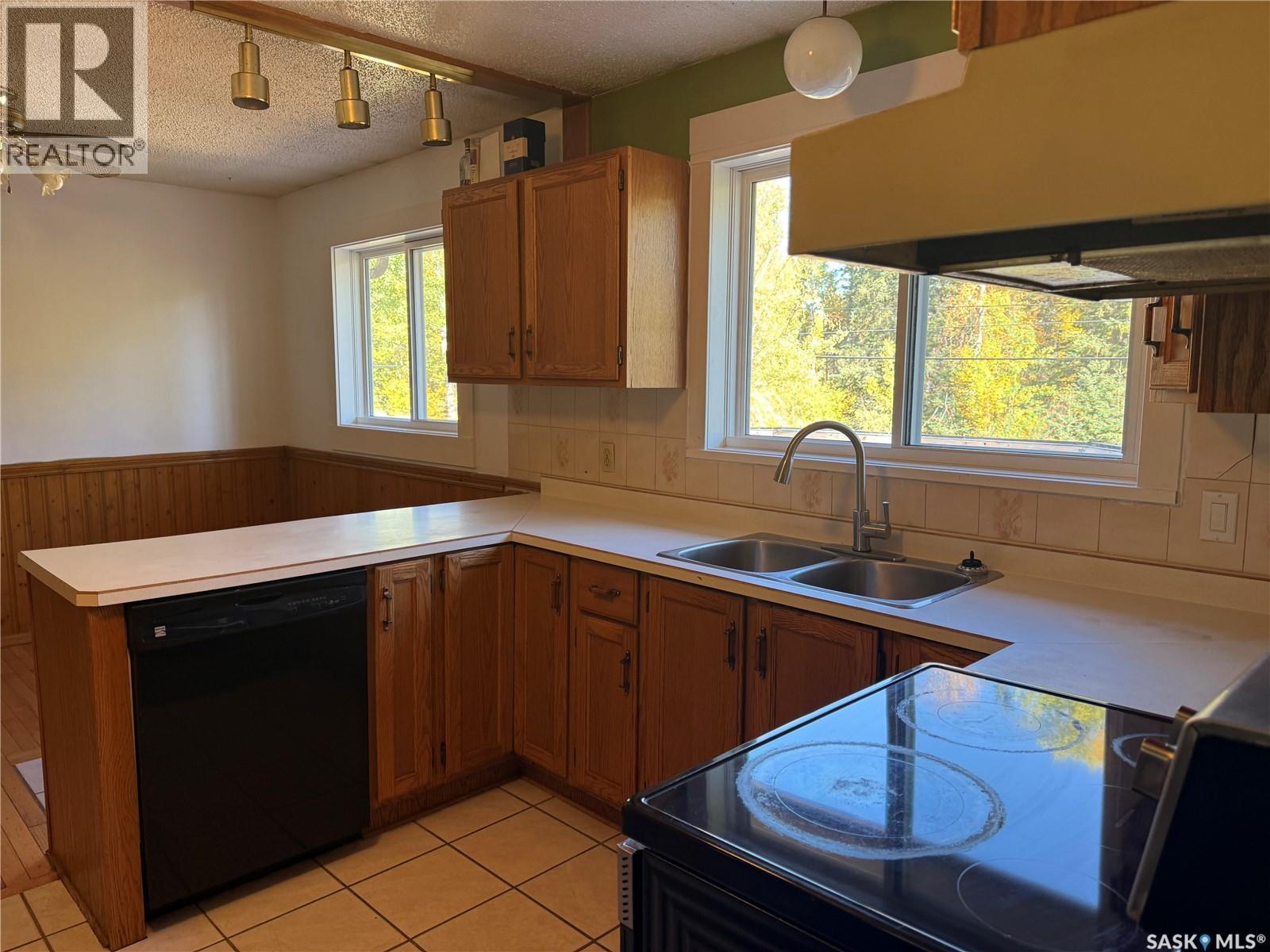 708 Studer Street Property Photo 2