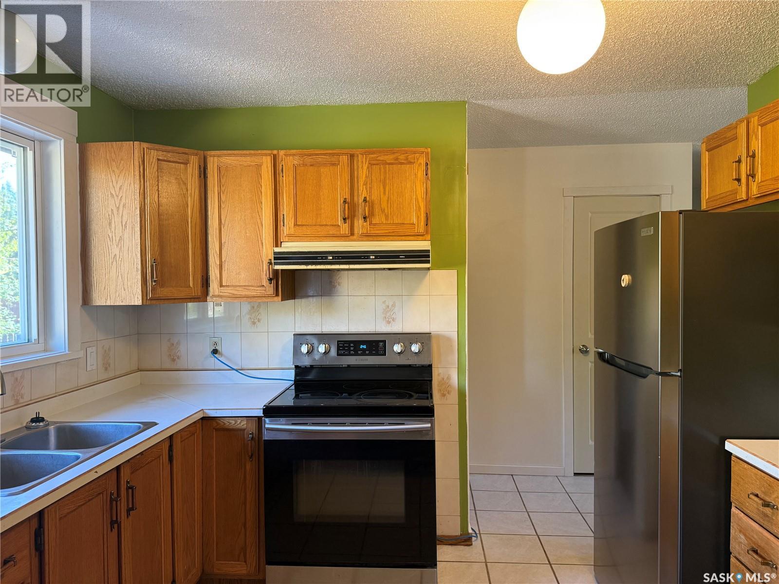 708 Studer Street Property Photo 7