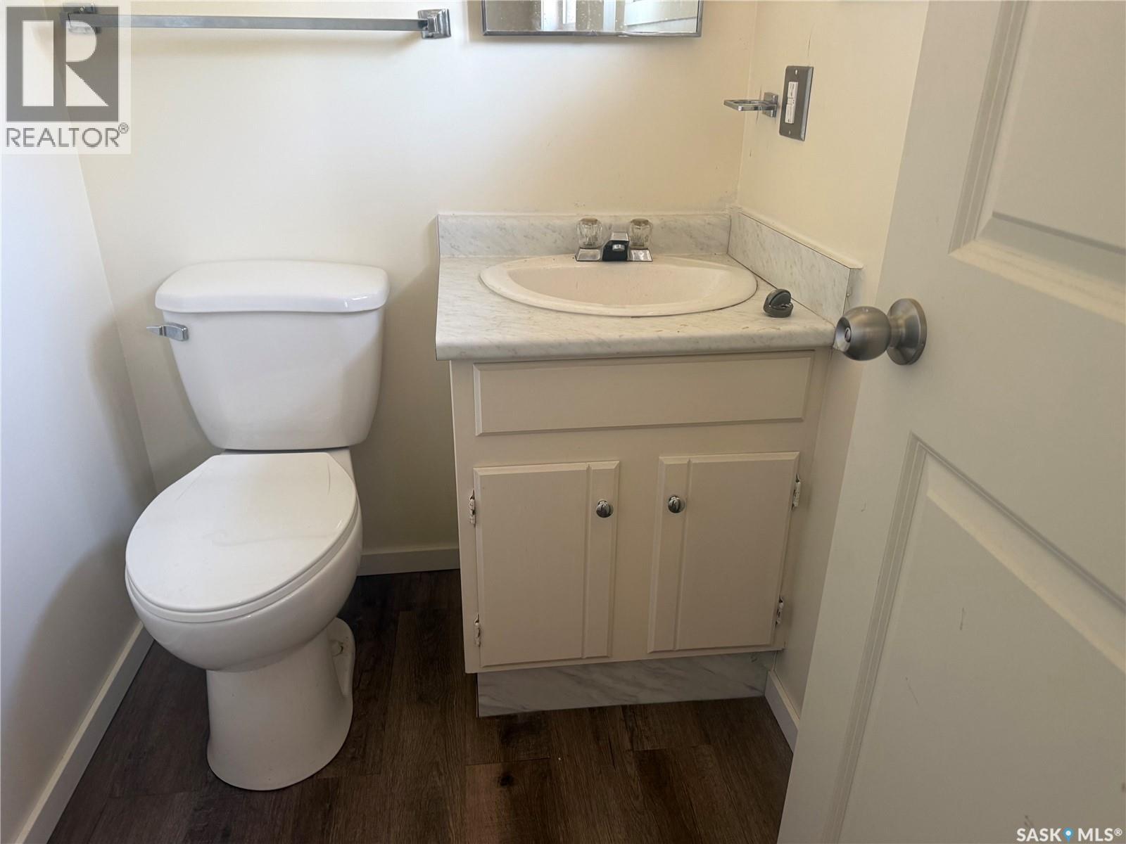 708 Studer Street Property Photo 14