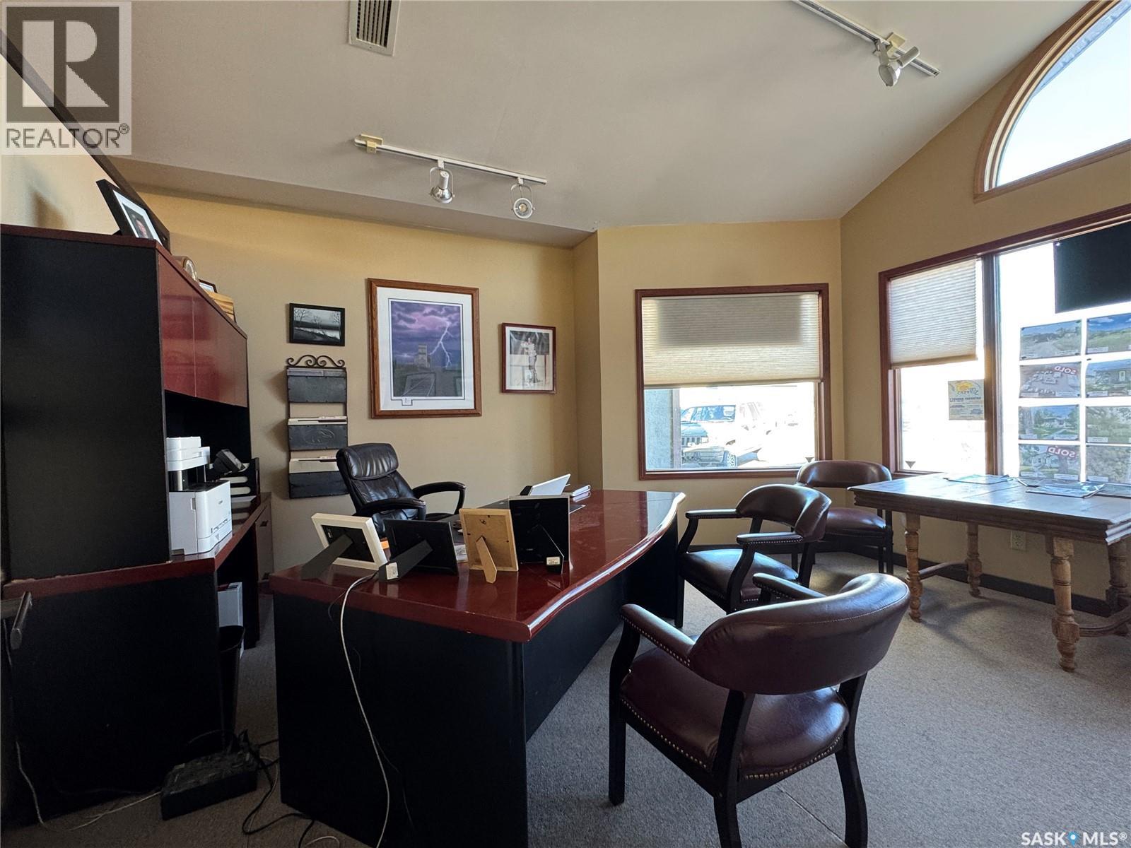 1 181 Broadway Street E Property Photo 5
