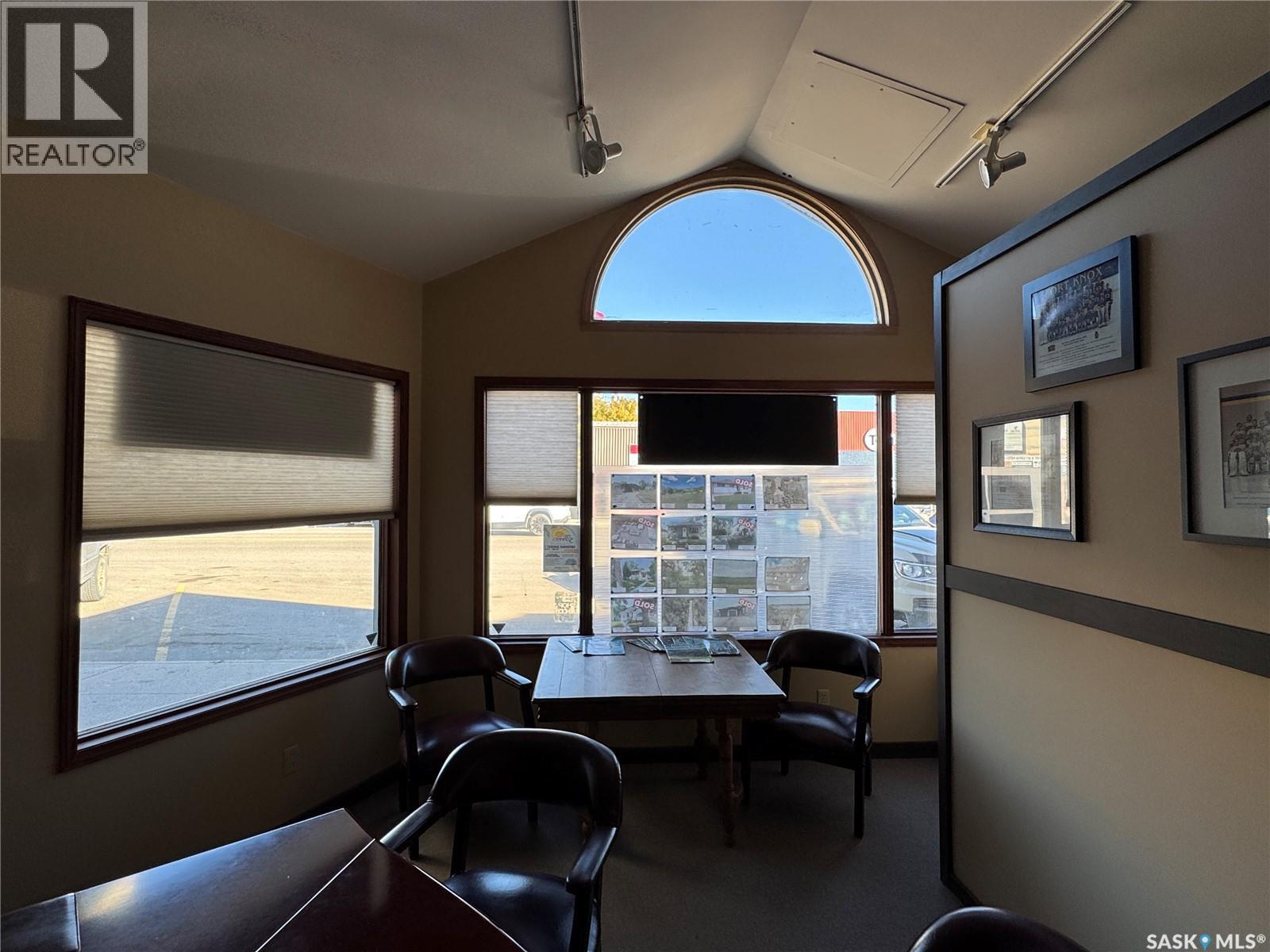 1 181 Broadway Street E Property Photo 6