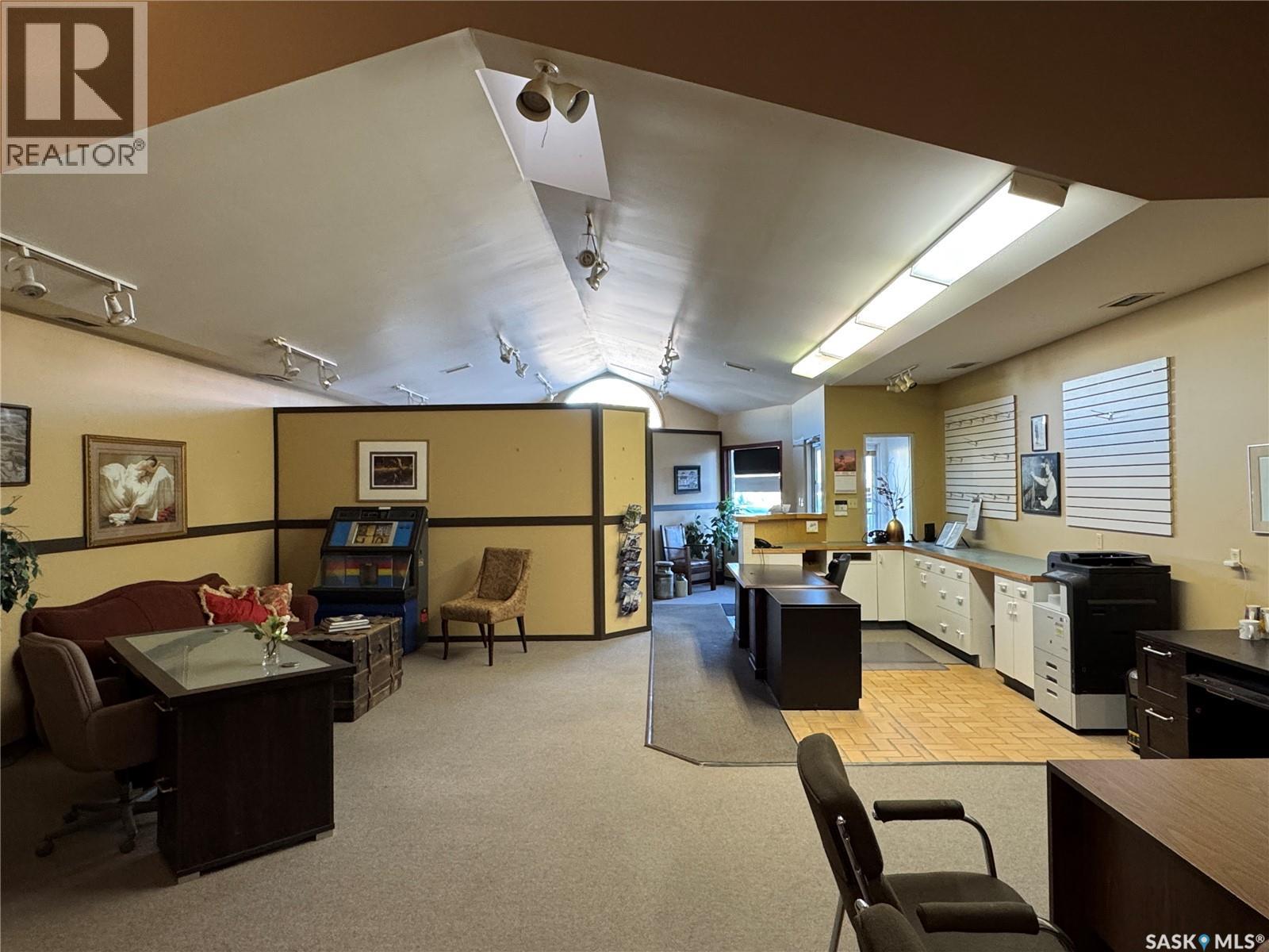 1 181 Broadway Street E Property Photo 7