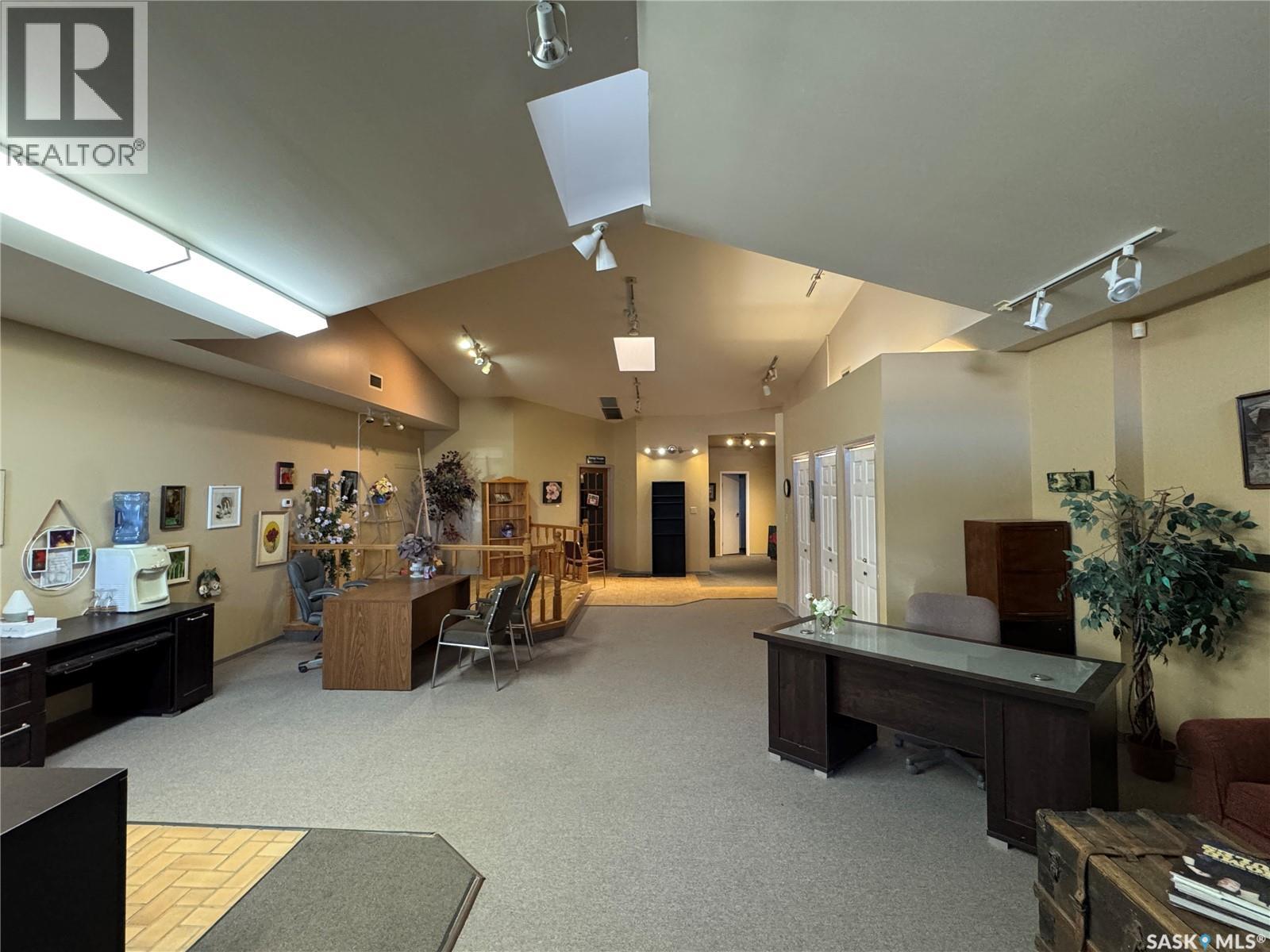 1 181 Broadway Street E Property Photo 8