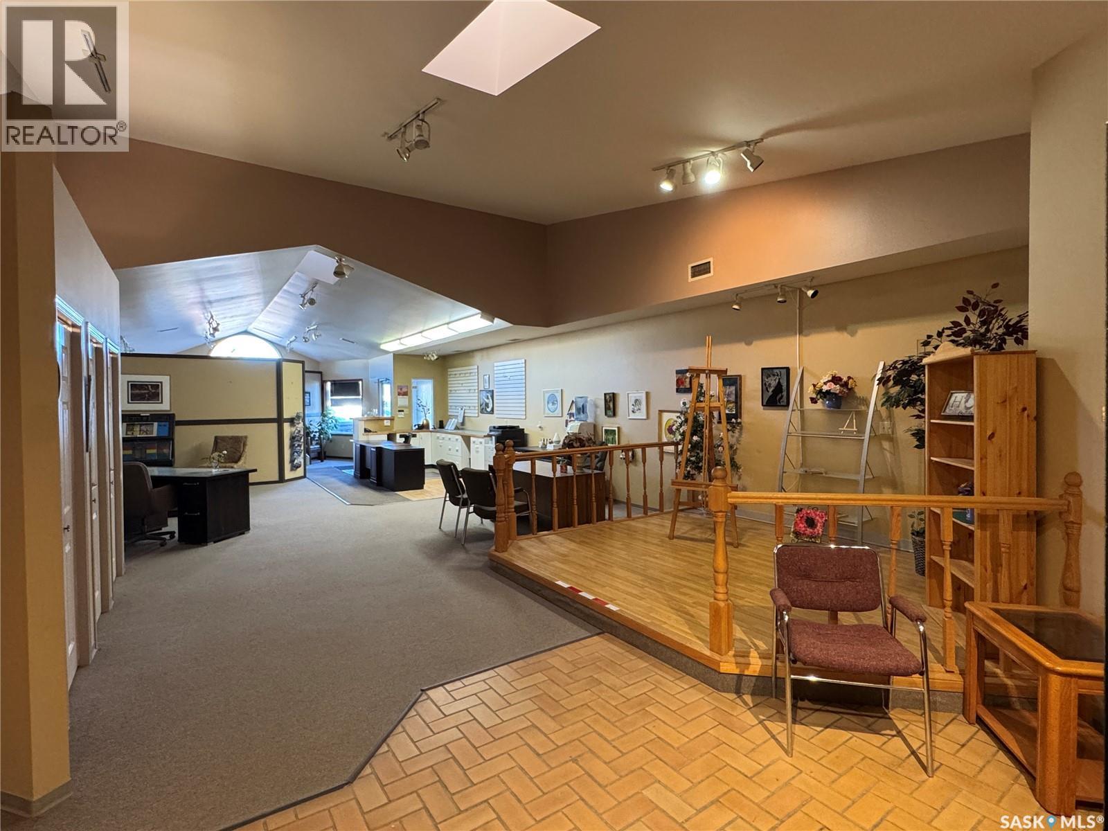 1 181 Broadway Street E Property Photo 12