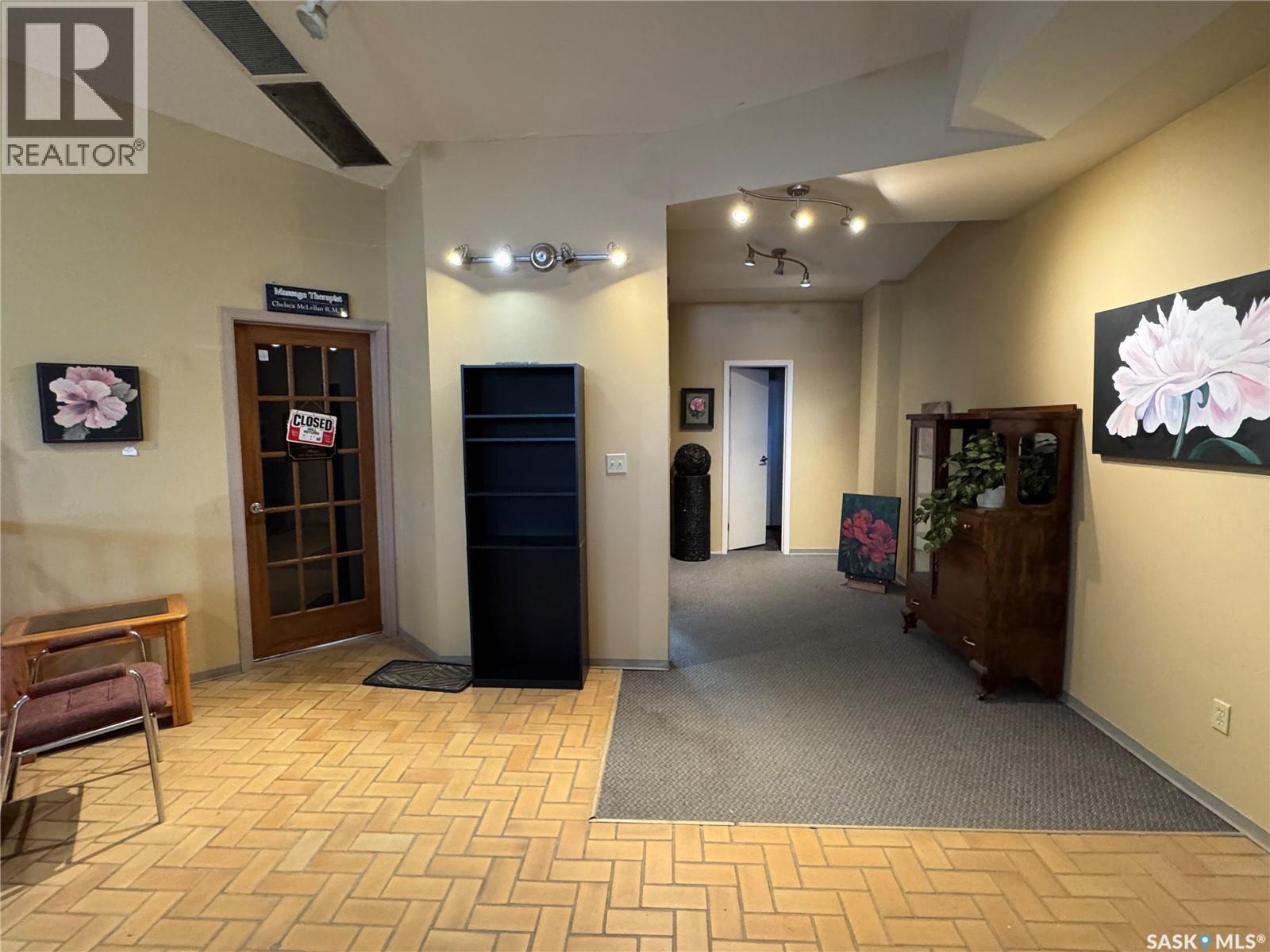 1 181 Broadway Street E Property Photo 13