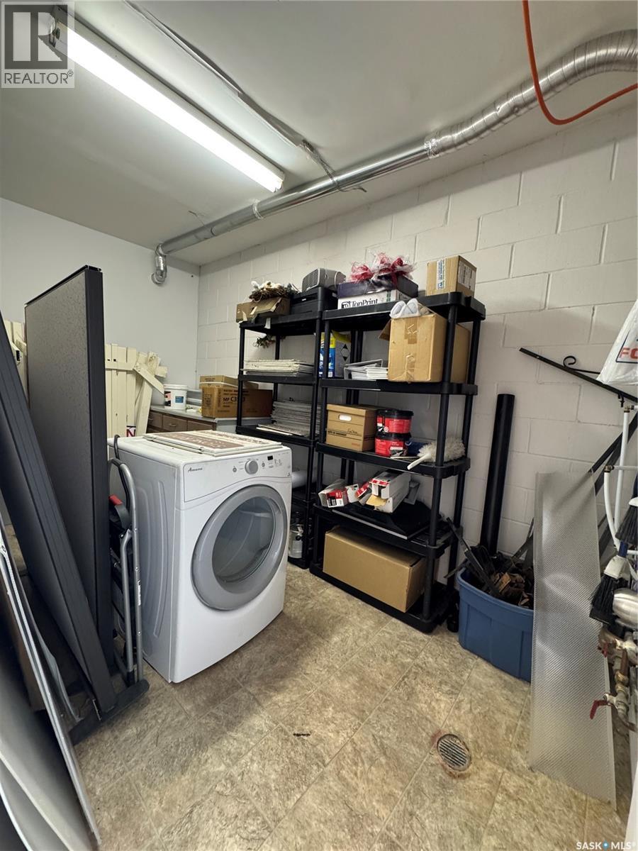 1 181 Broadway Street E Property Photo 20