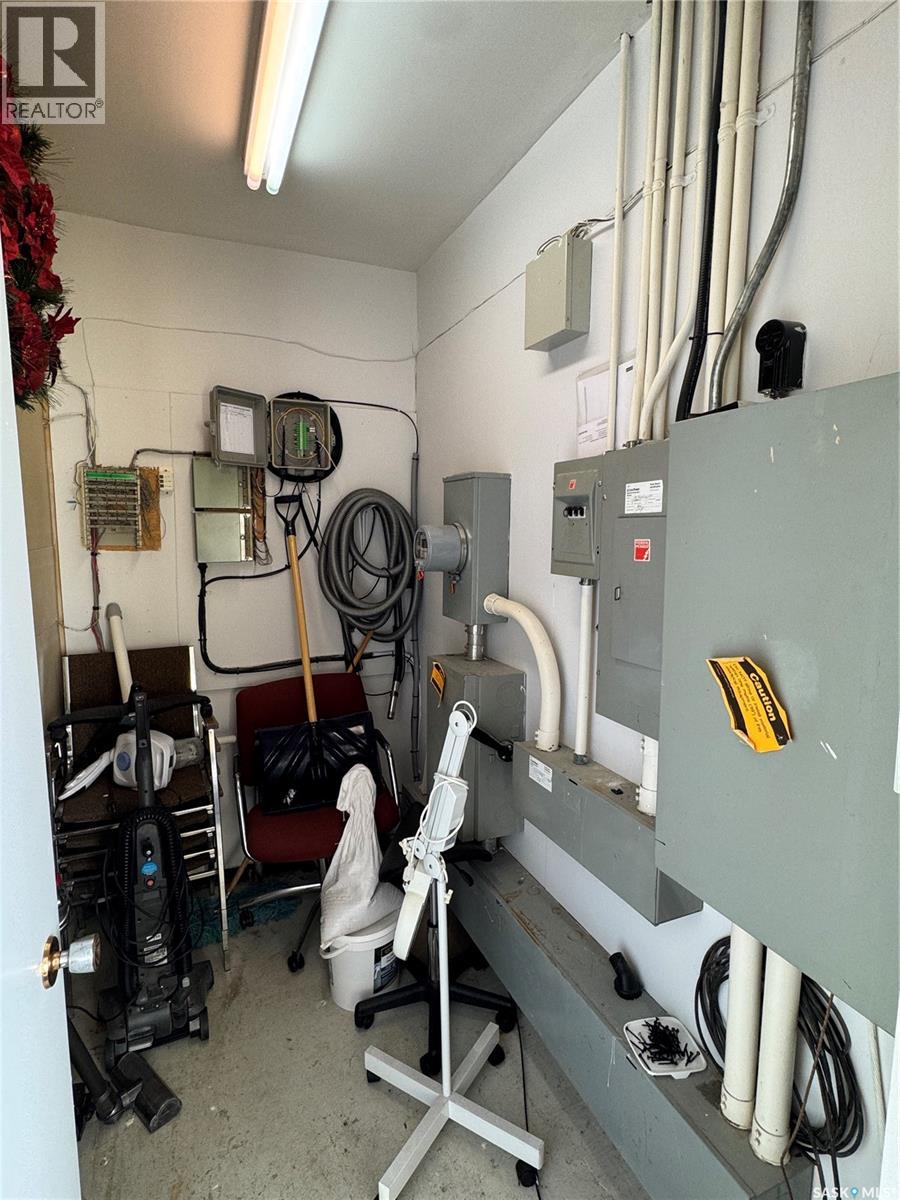 1 181 Broadway Street E Property Photo 21