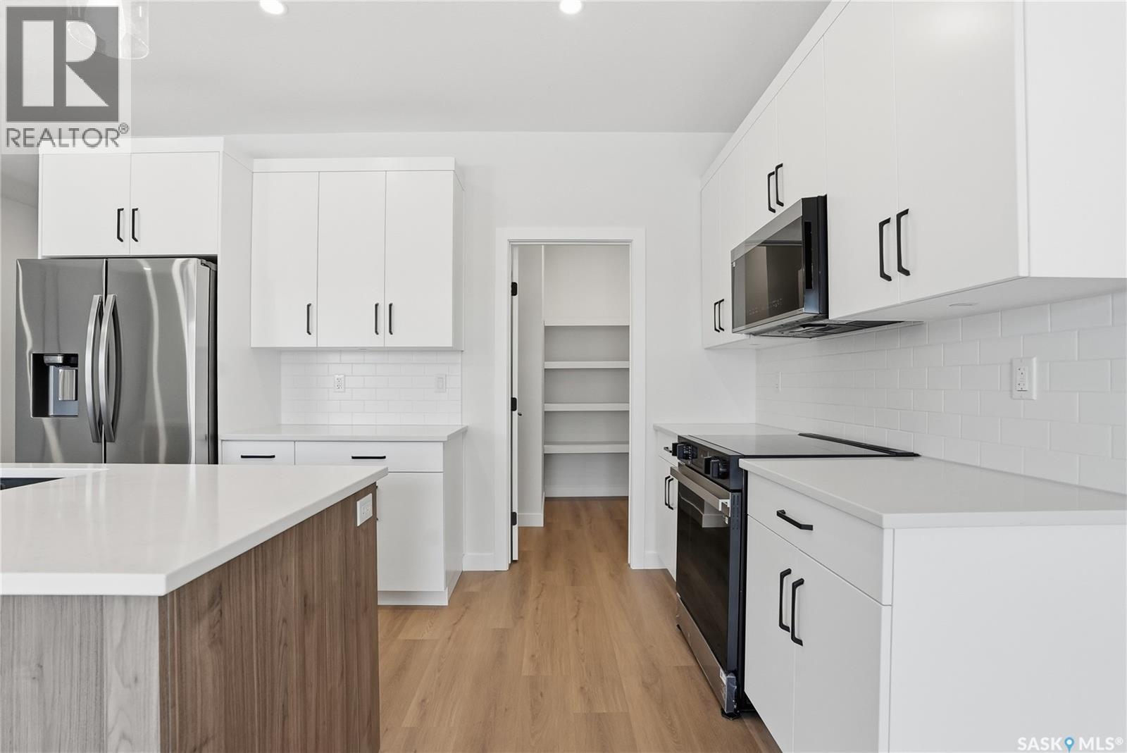 190 Doran Way Property Photo 10