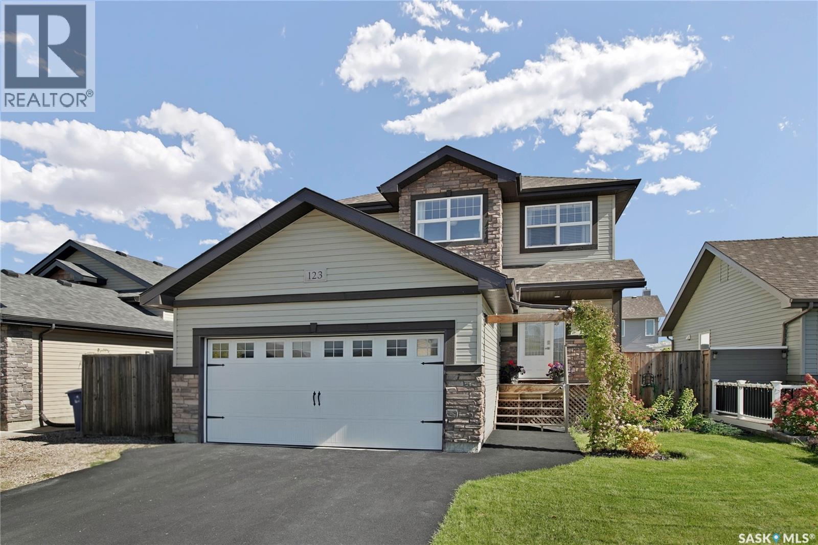 123 Whalley CRESCENT Property Photo 1