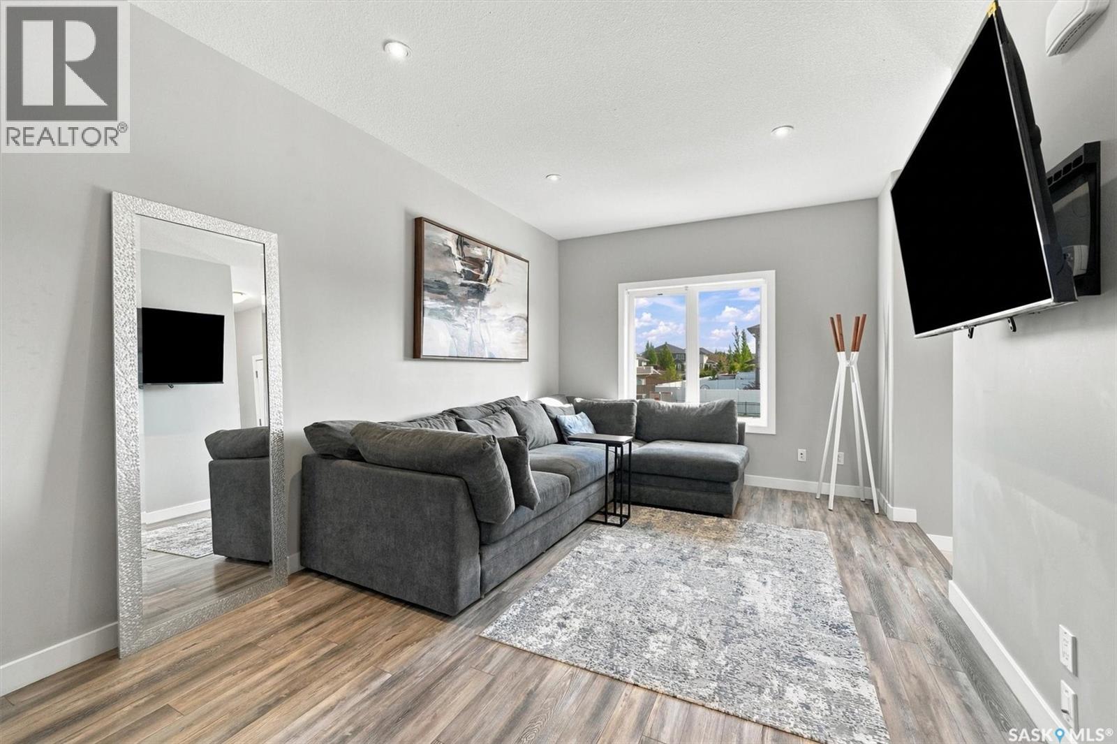 1014 Evergreen Boulevard Property Photo 4