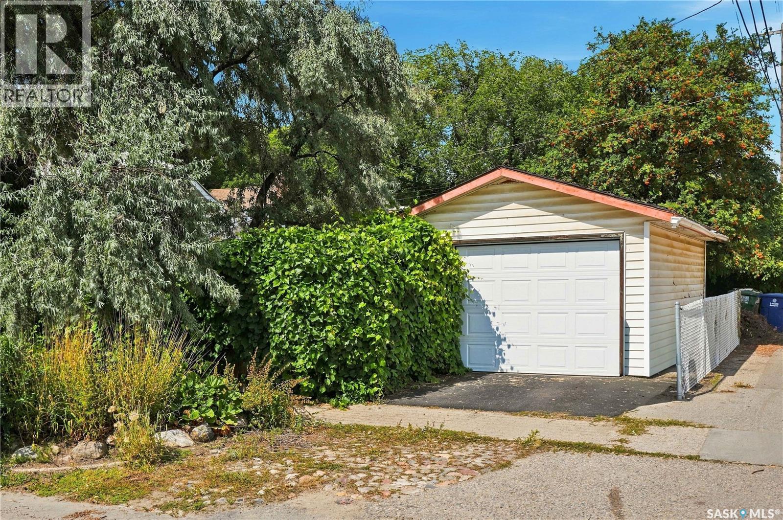 902 4th Avenue N Property Photo 32