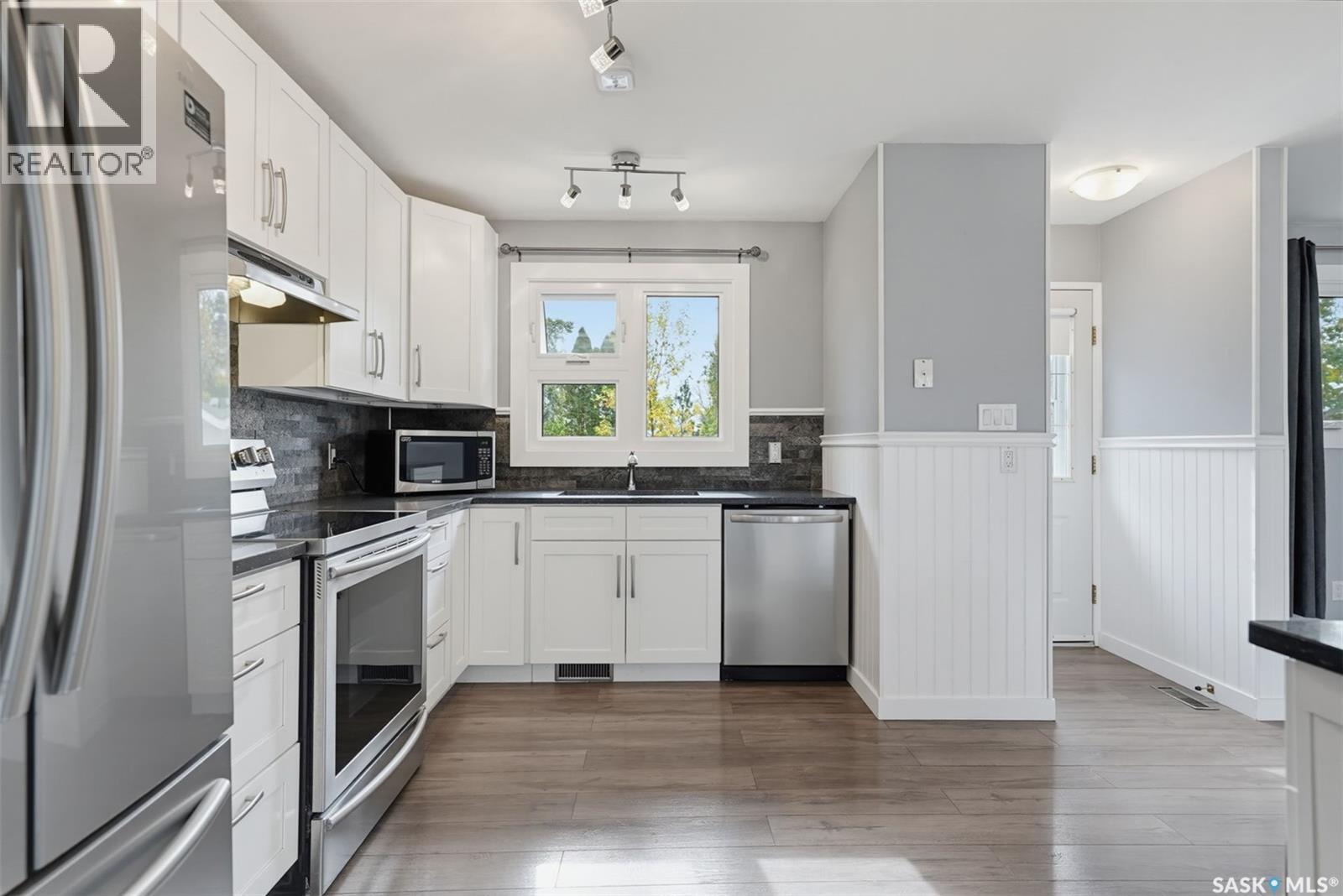 147 Candle Crescent Property Photo 4