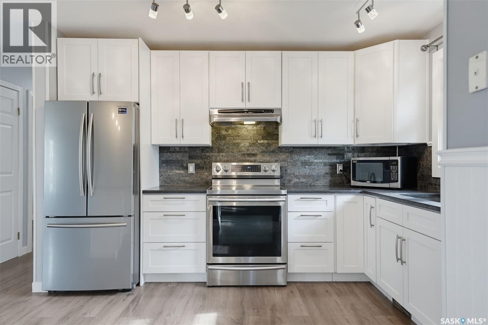 147 Candle Crescent Property Photo 6